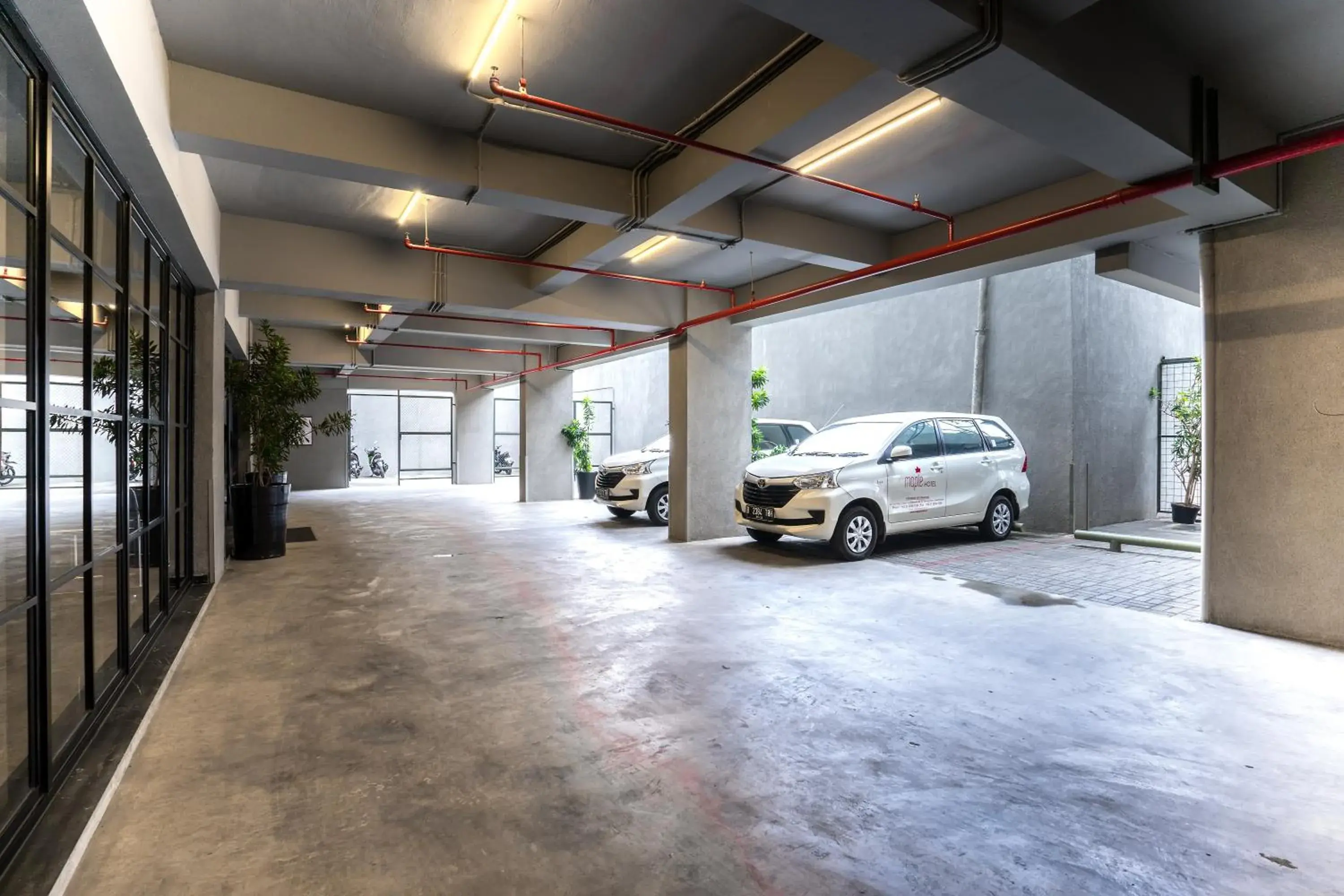 Facade/entrance in Maple Hotel Grogol Facade/entrance in Maple Hotel Grogol