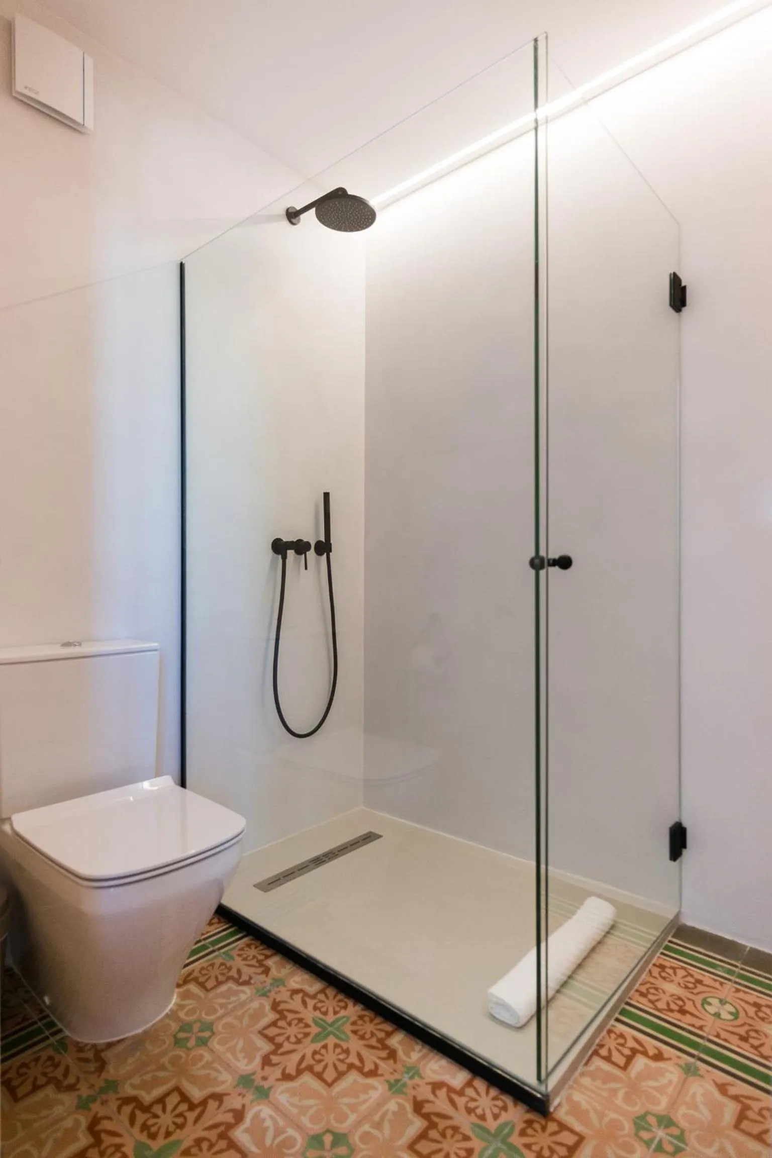 Shower in Sodium Boutique Hotel