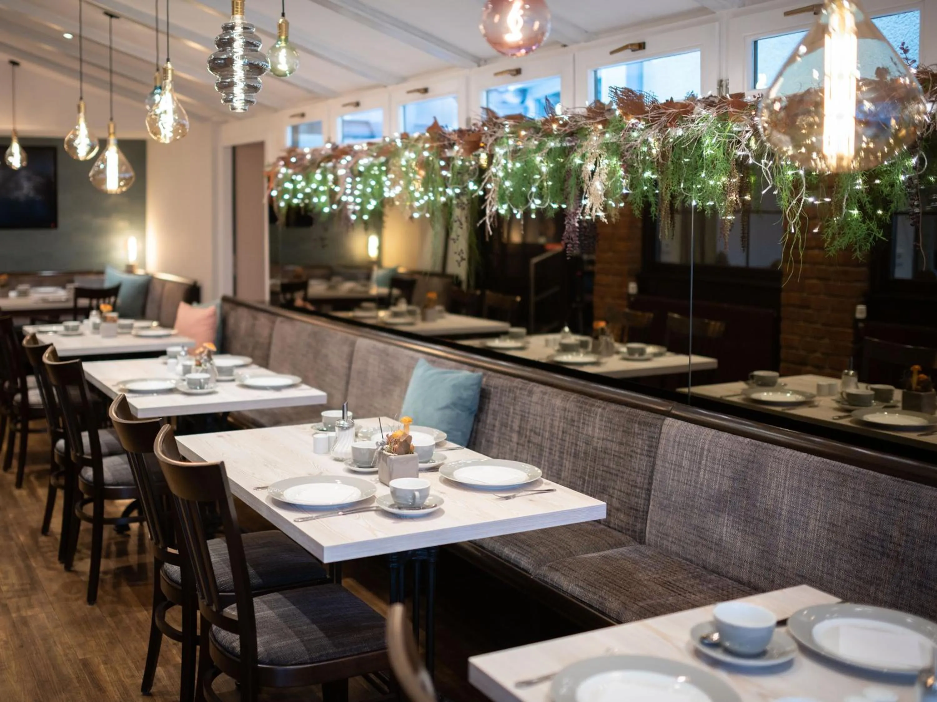 Restaurant/places to eat in Hotel im Park