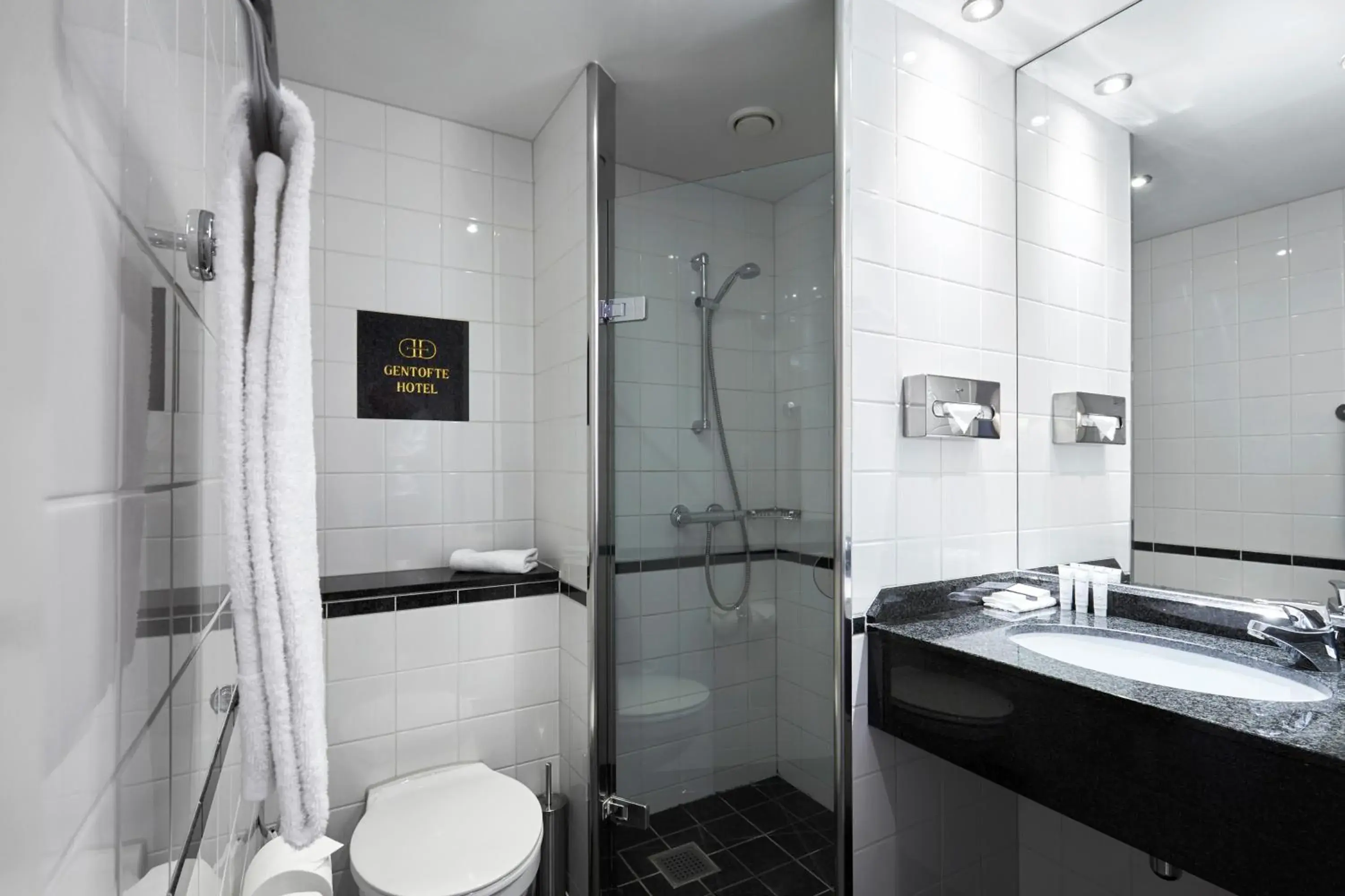 Bathroom in Gentofte Hotel Bathroom in Gentofte Hotel
