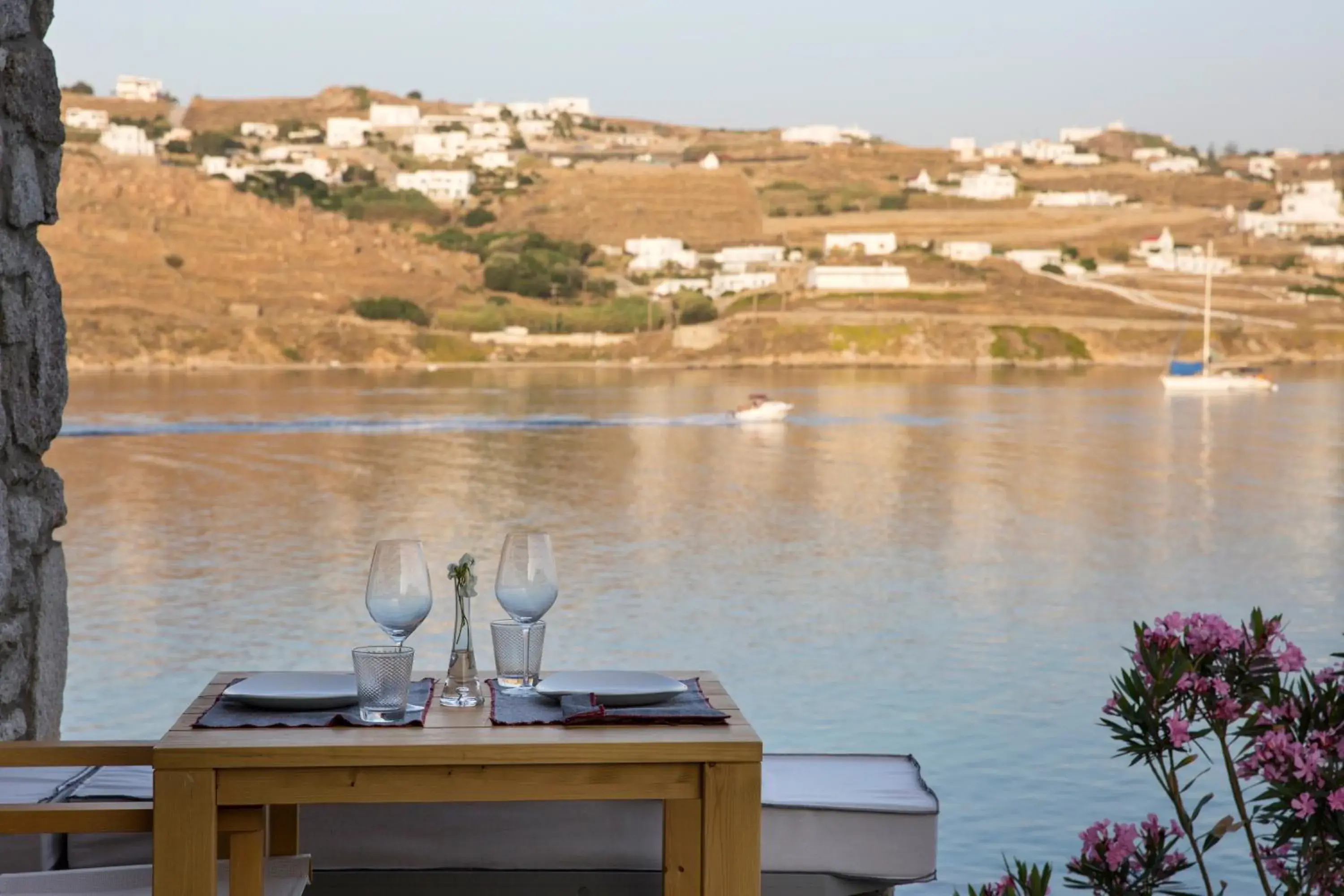 Restaurant/places to eat in Dreambox Mykonos Suites Restaurant/places to eat in Dreambox Mykonos Suites