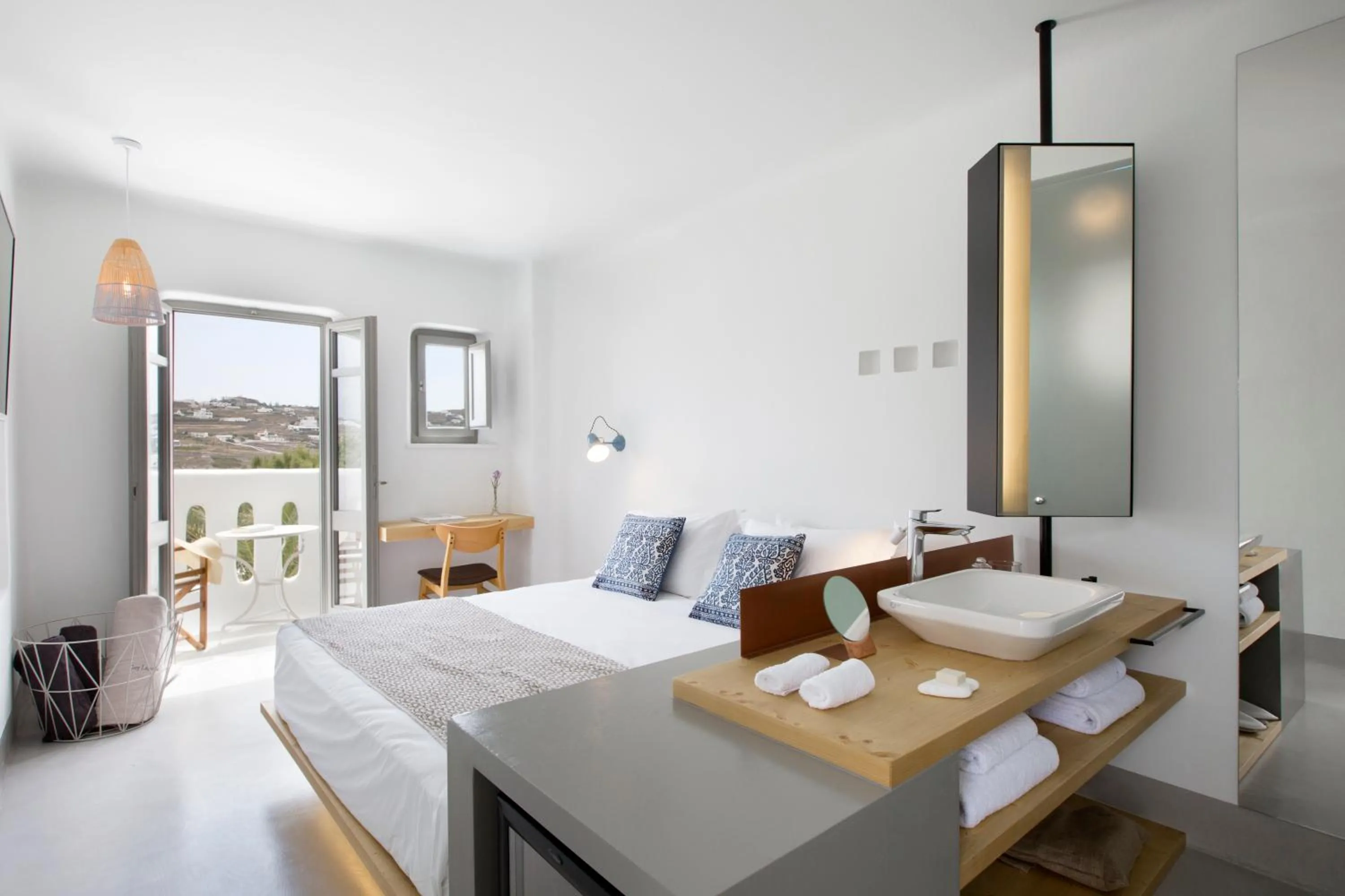 Deluxe Double Room with Sea View in Dreambox Mykonos Suites and Mini Villas