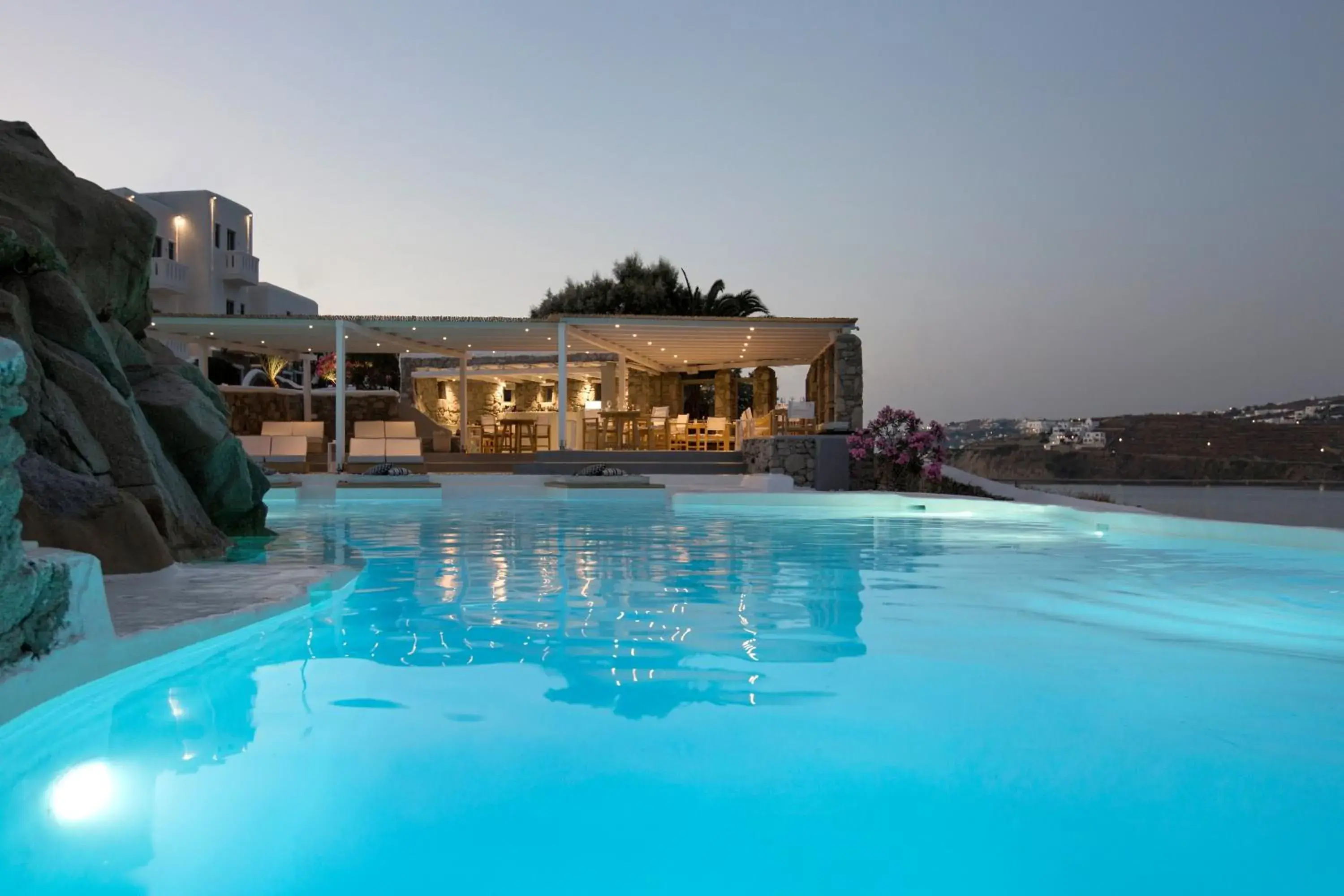 Restaurant/places to eat in Dreambox Mykonos Suites Restaurant/places to eat in Dreambox Mykonos Suites