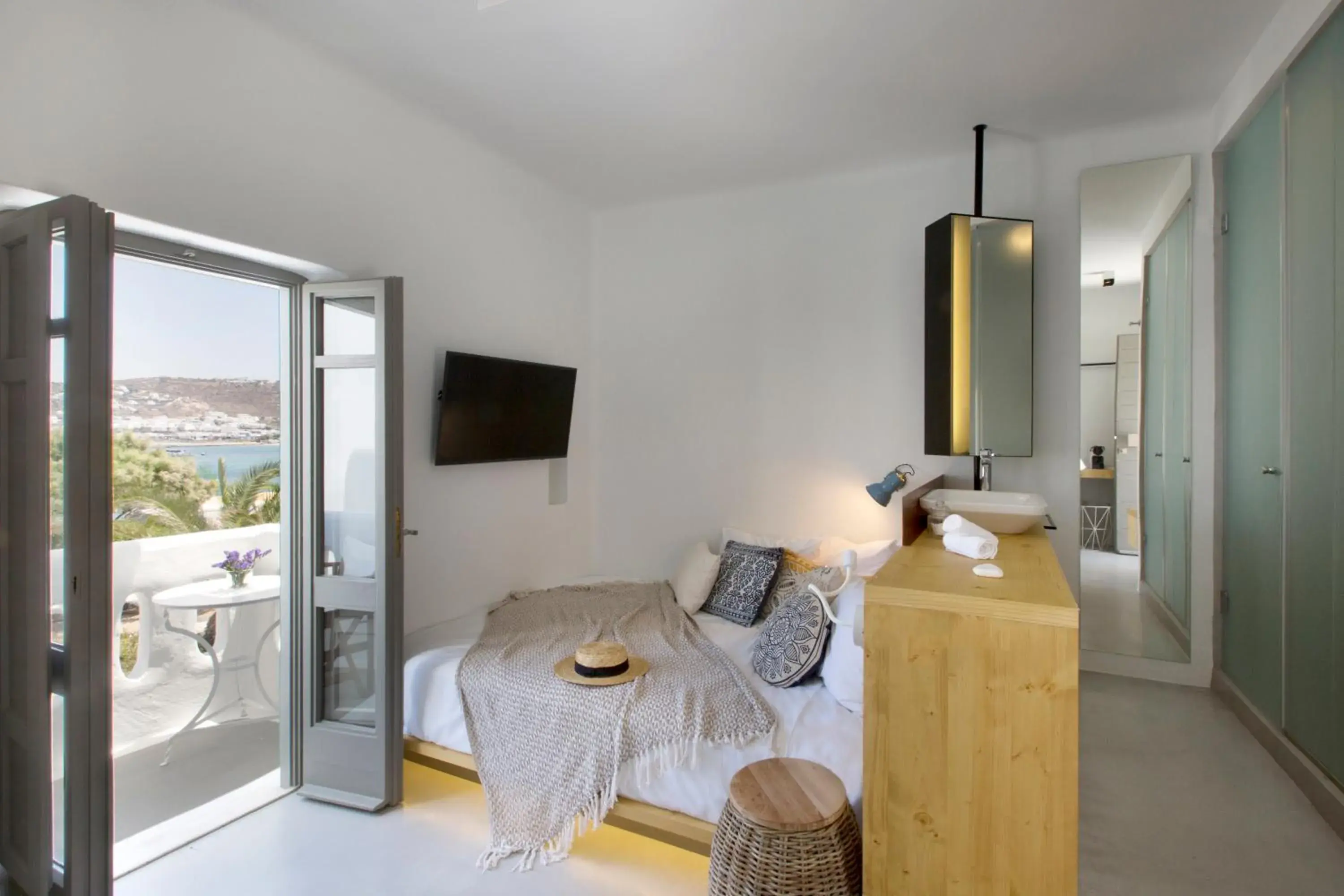 Bedroom, Bed in Dreambox Mykonos Suites Bedroom, Bed in Dreambox Mykonos Suites