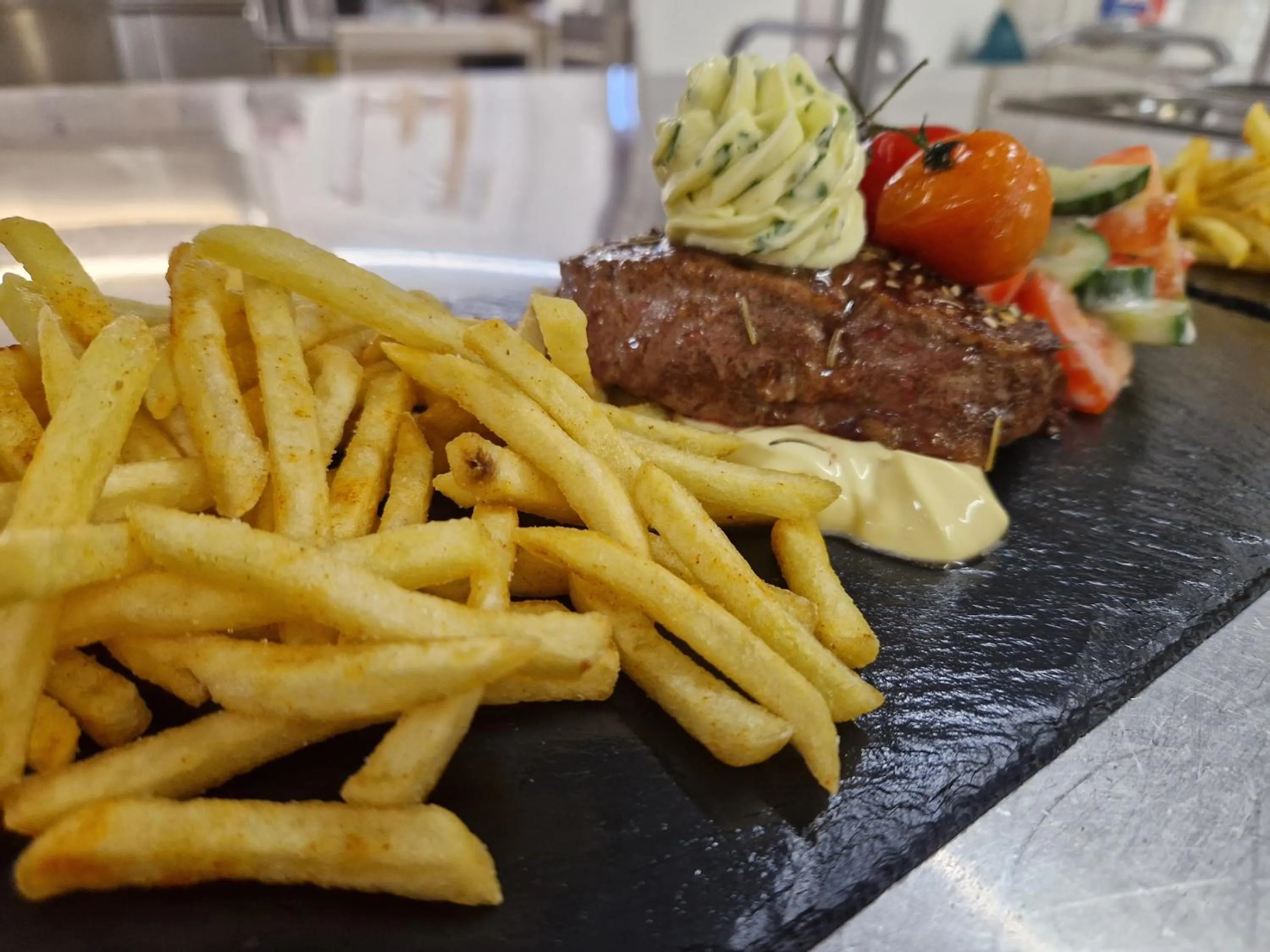 Restaurant/places to eat in Werrapark Aktiv Hotel Am Sommerberg