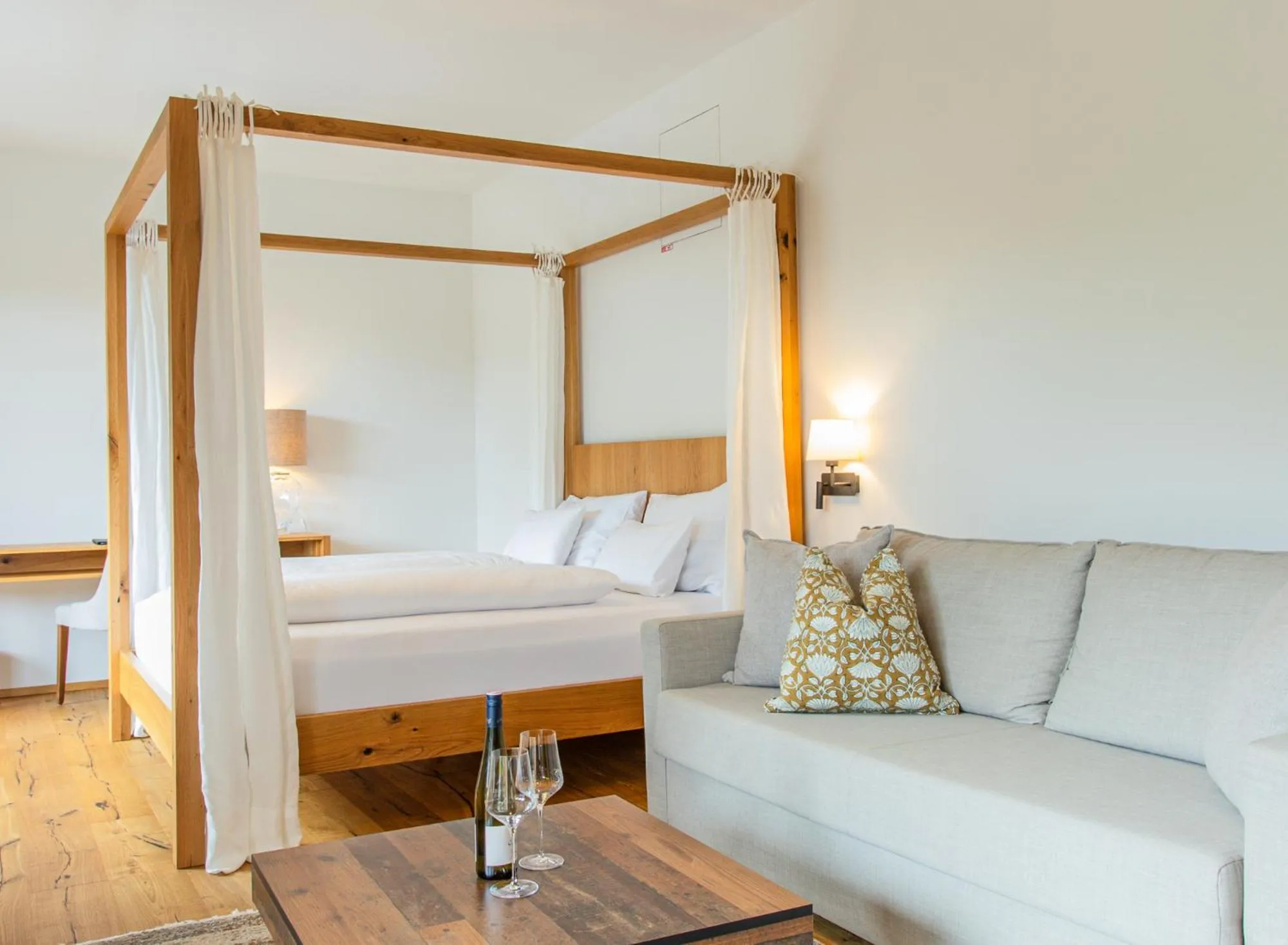 Bed in Weinhaus Nigl - Hotel, Restaurant und Spa