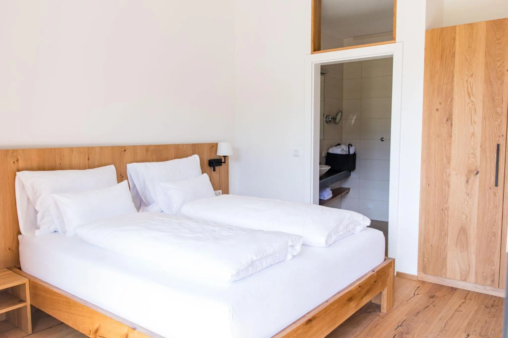 Bed in Weinhaus Nigl - Hotel, Restaurant und Spa