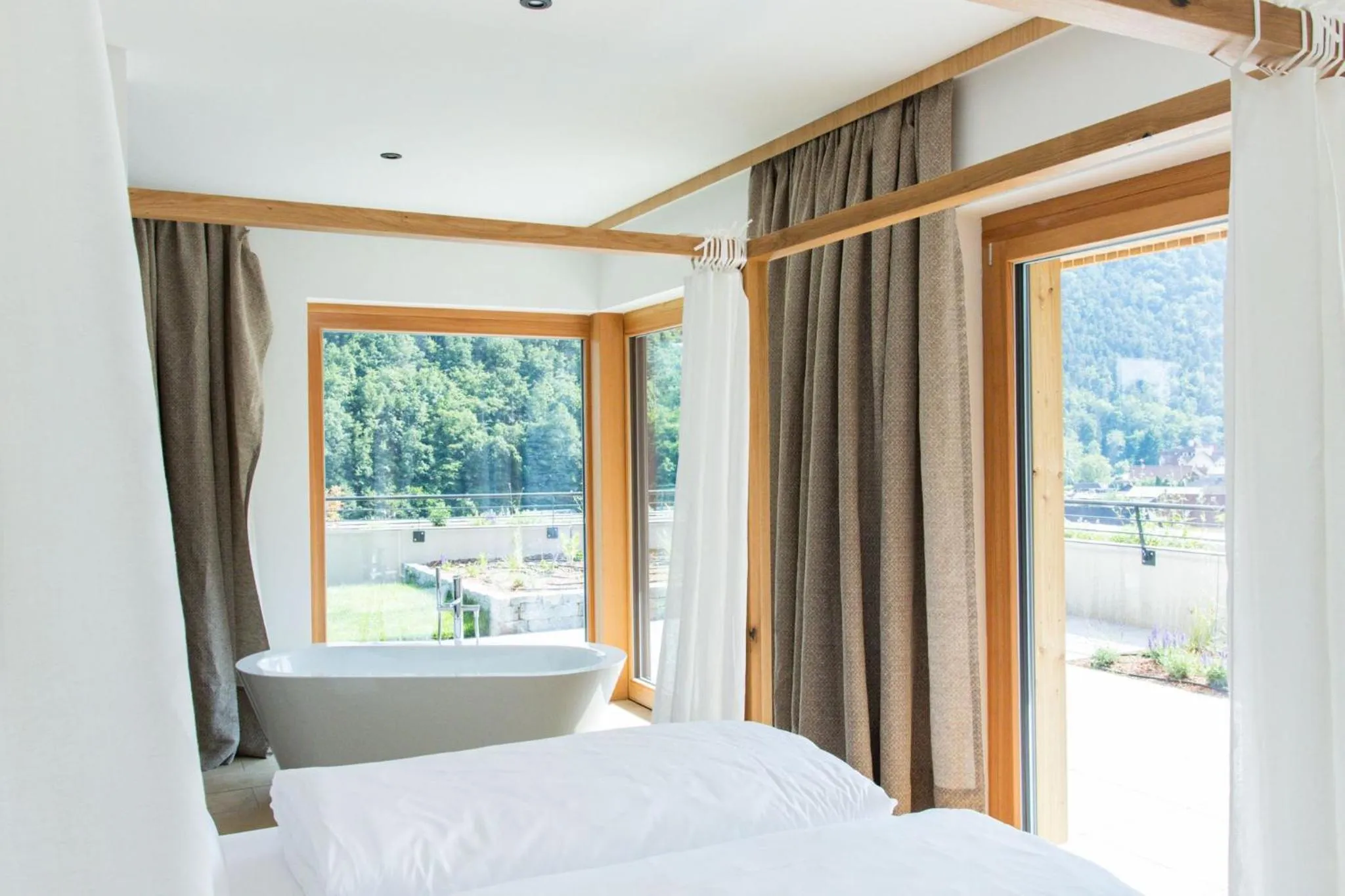 Bed in Weinhaus Nigl - Hotel, Restaurant und Spa