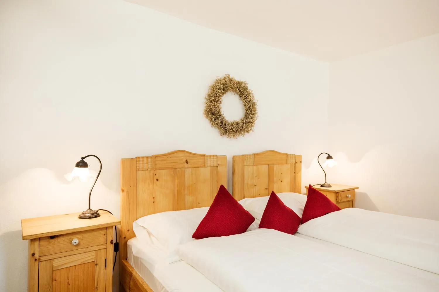 Photo of the whole room, Bed in Weinhaus Nigl - Hotel, Restaurant und Spa