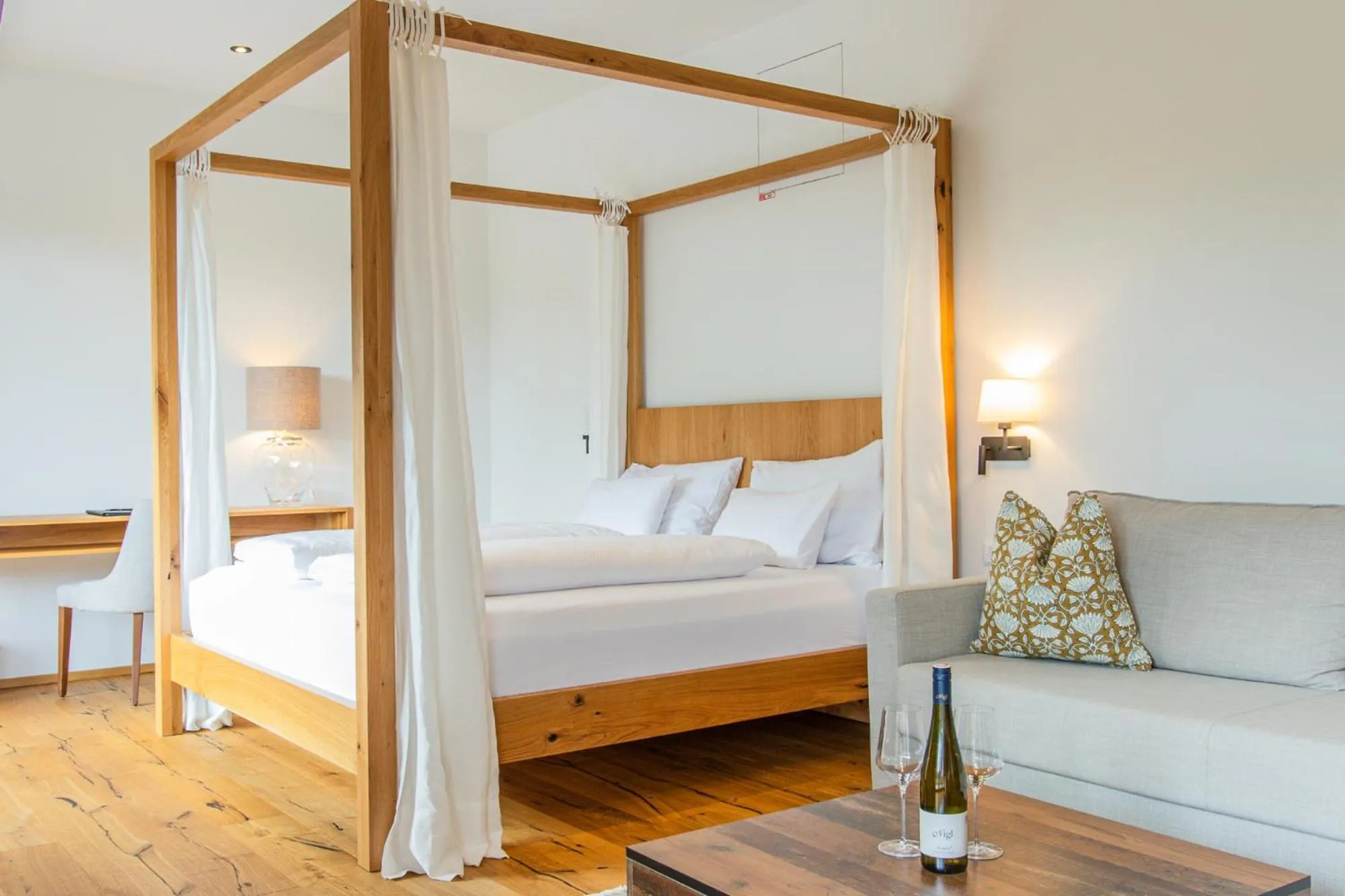 Bed in Weinhaus Nigl - Hotel, Restaurant und Spa