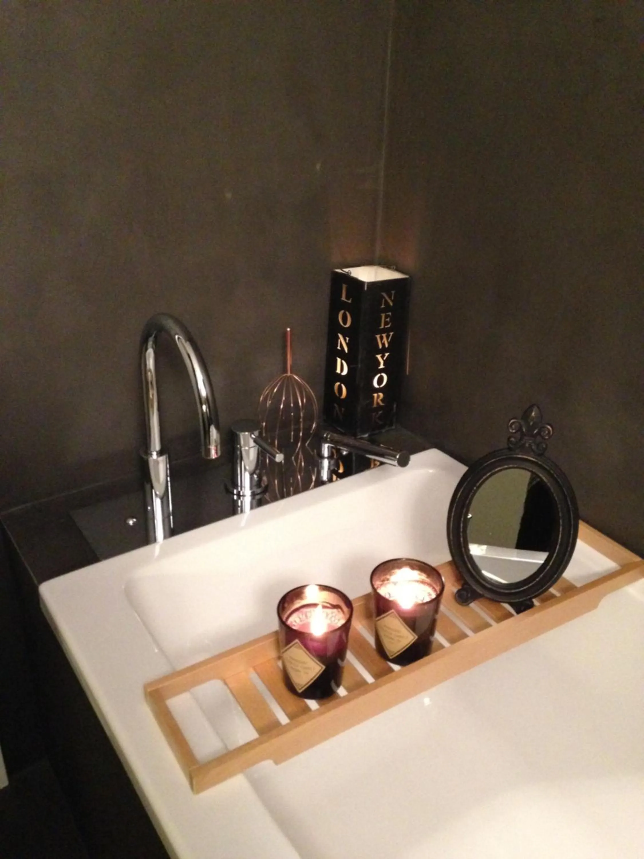 Bathroom in AVLiving City INSIDE NINE Basel