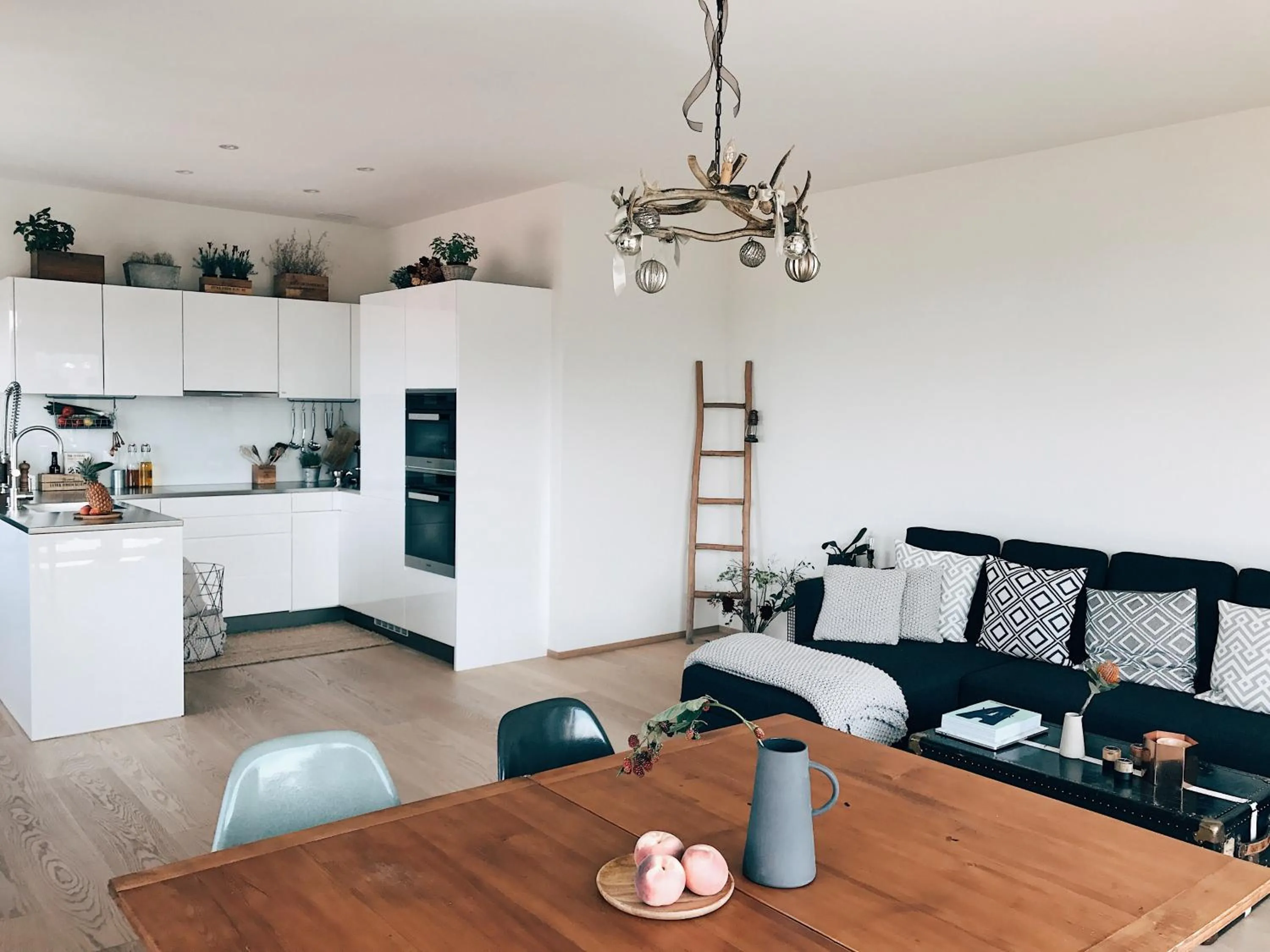 Living room in AVLiving City INSIDE NINE Basel