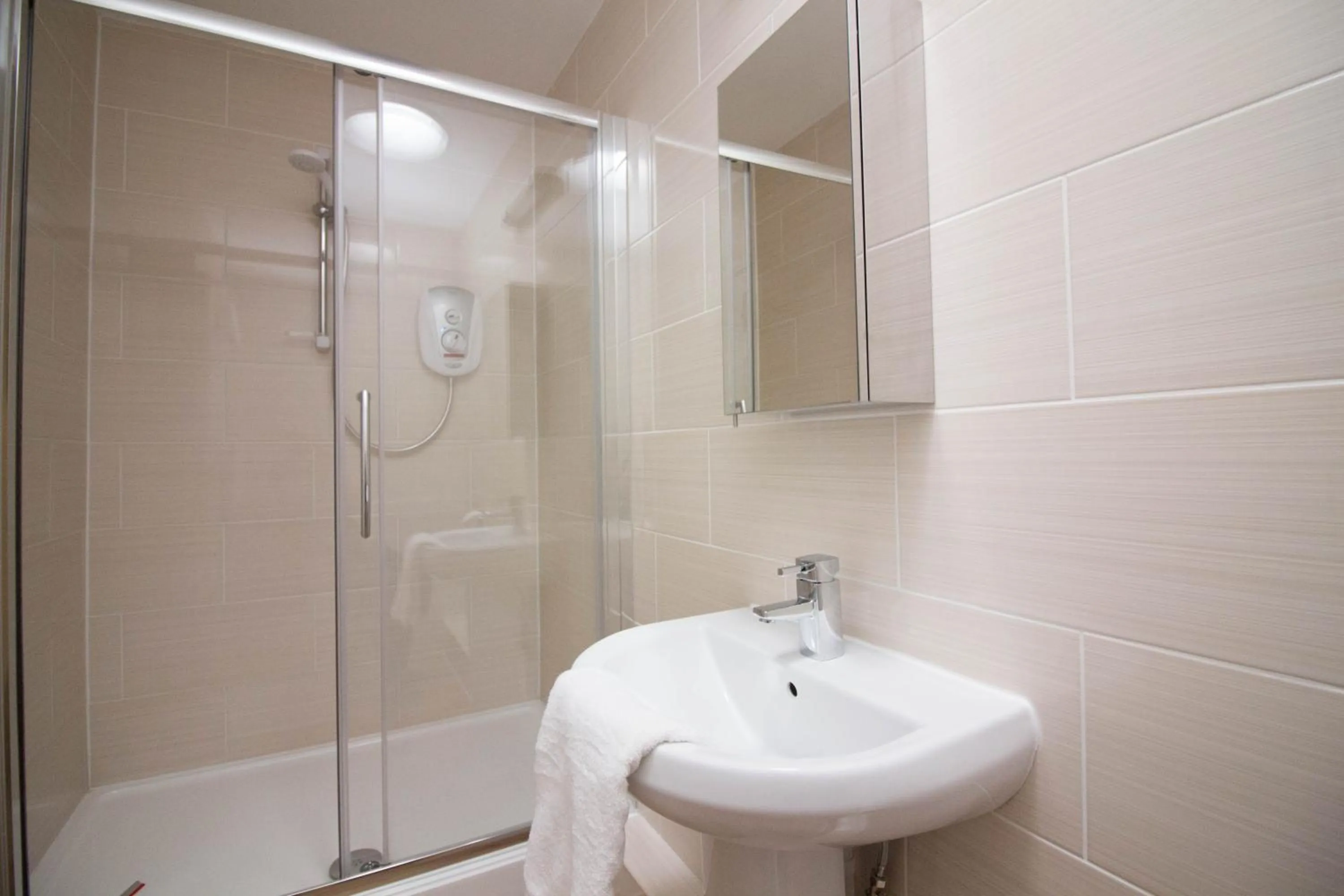 Bathroom in Castle Point Apartments Southampton Premier Lodge