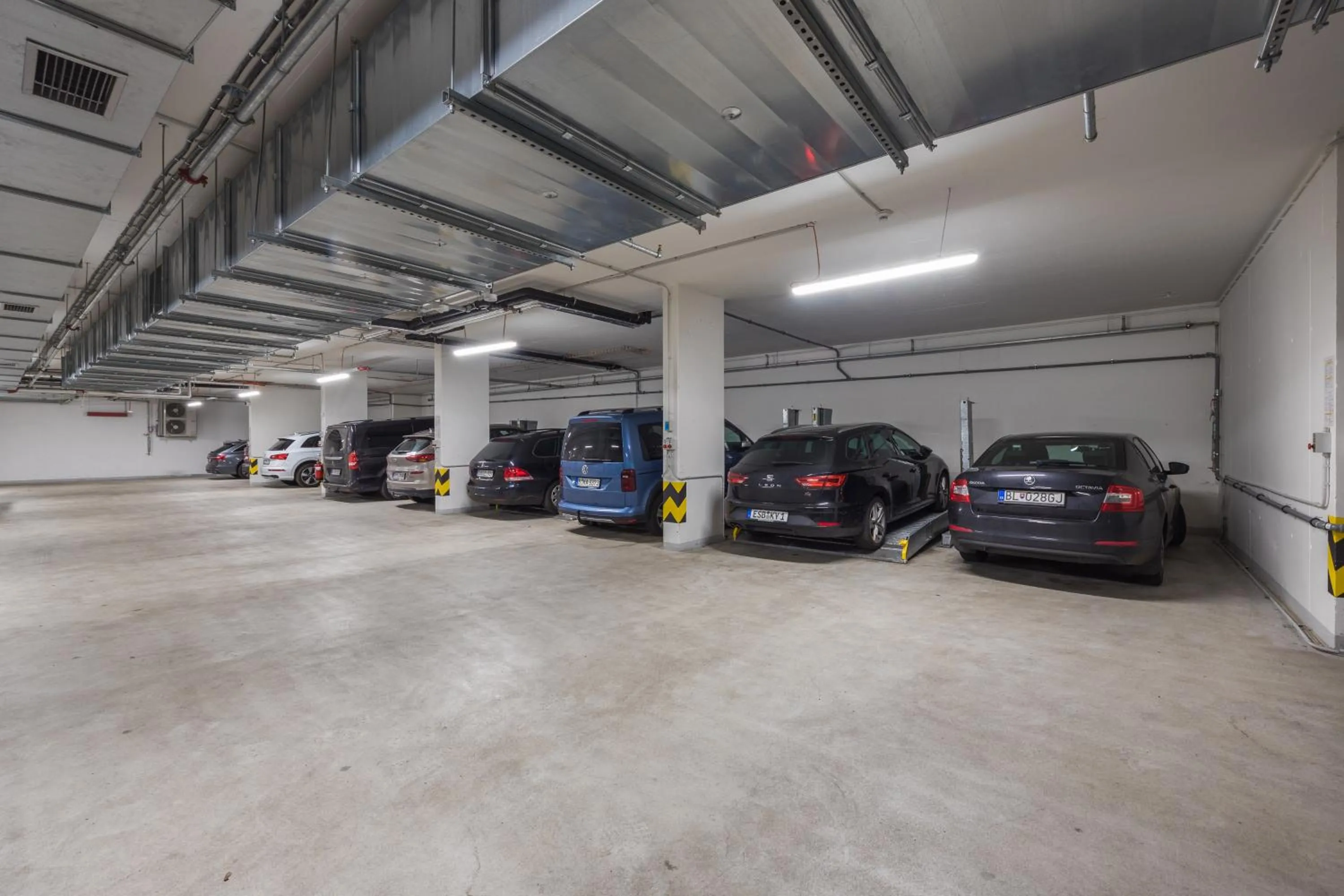 Parking in Hotel Royal Prague