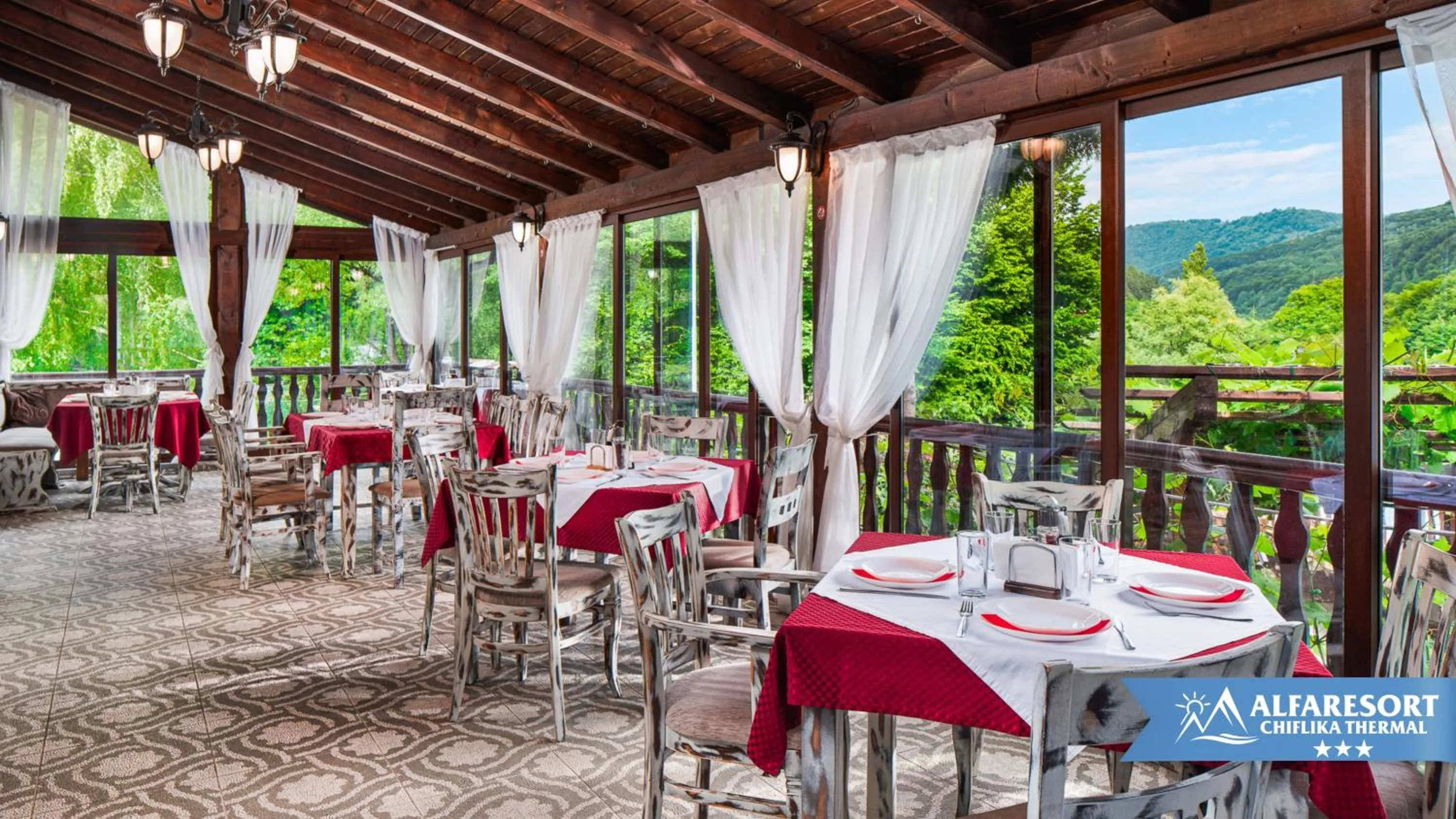 Restaurant/places to eat in Hotel Alfaresort Thermal Chiflika