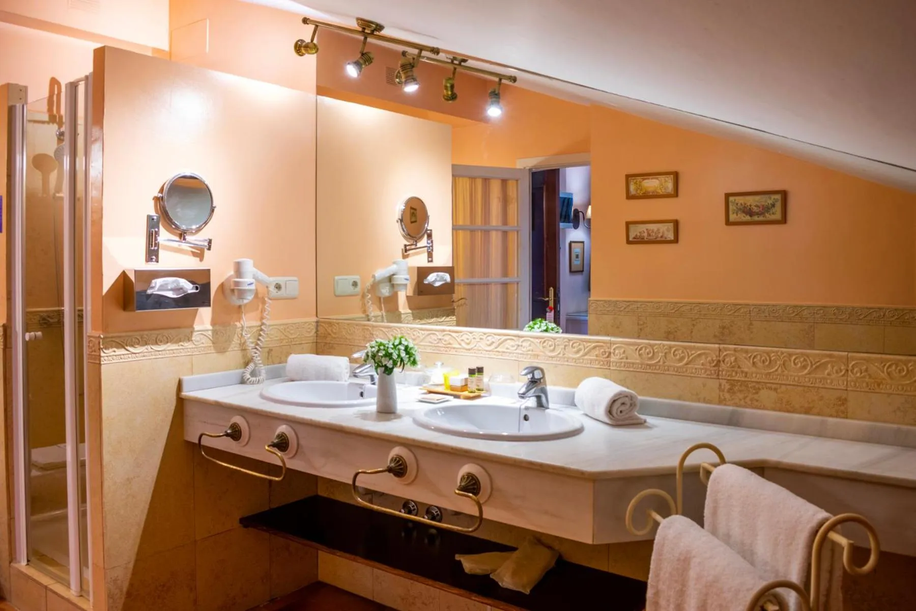 Bathroom in Hotel Veracruz