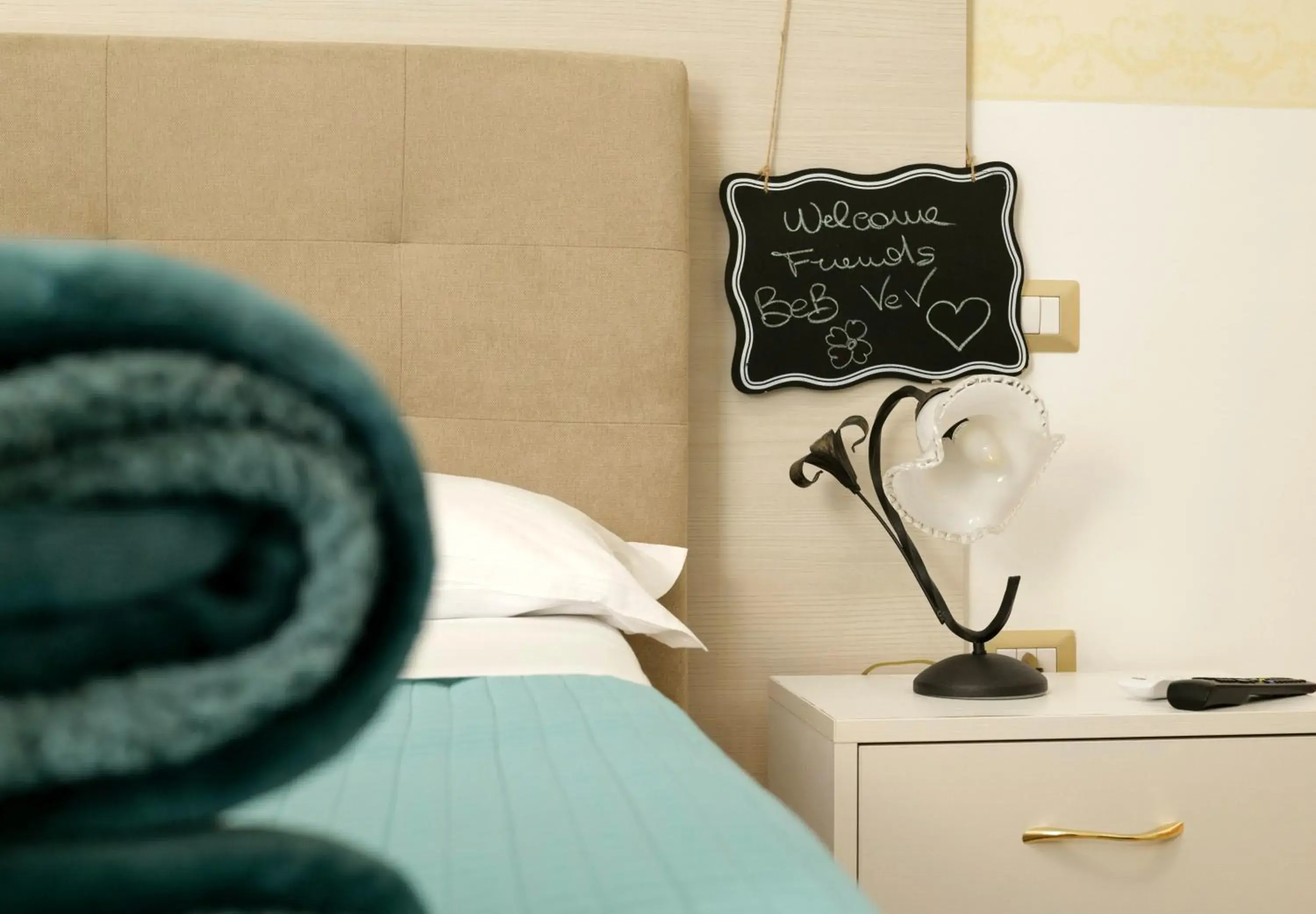 Deluxe Family Room in V&V Suite & Breakfast Deluxe Family Room in V&V Suite & Breakfast