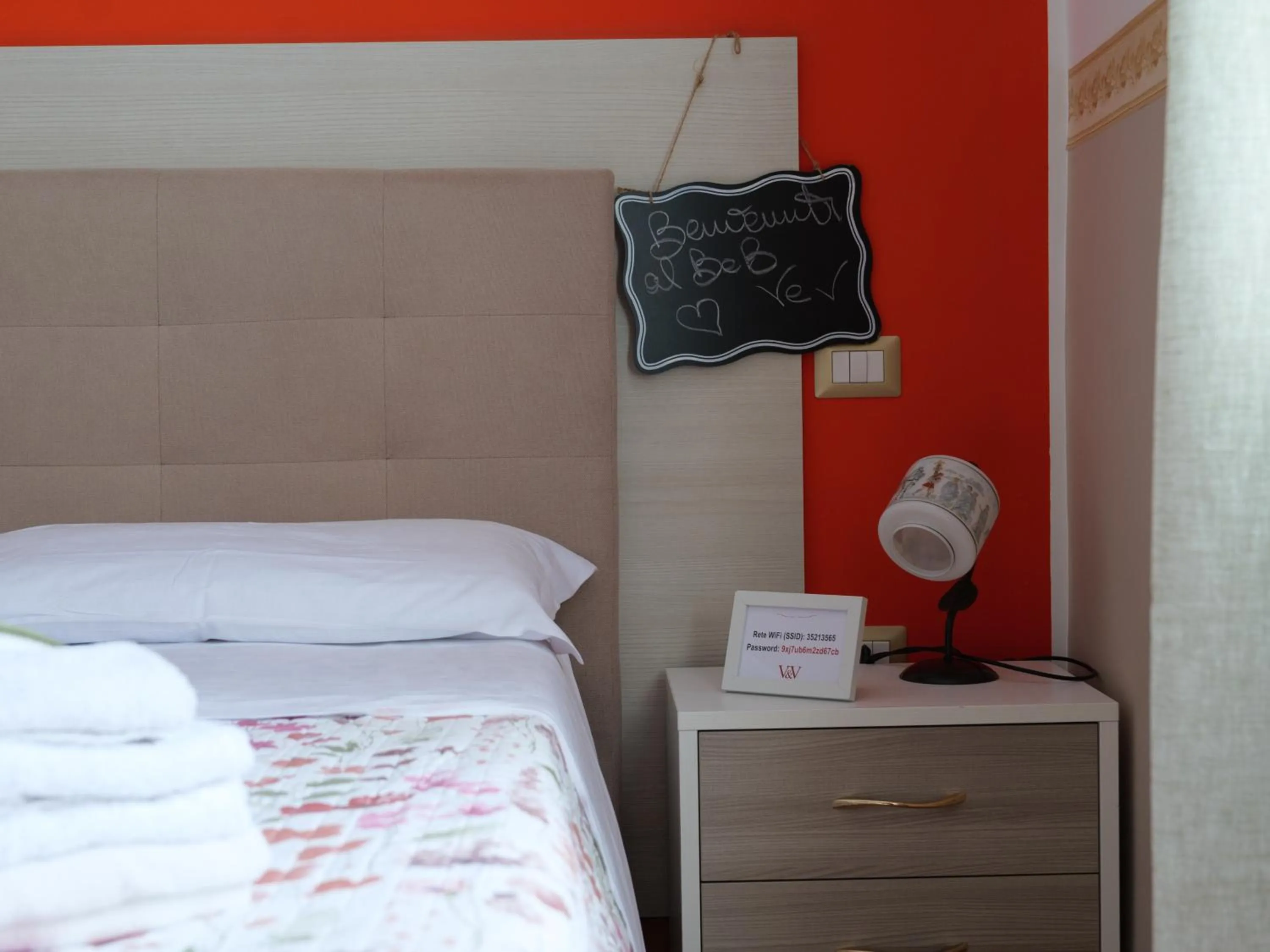 Bed in V&V Suite & Breakfast