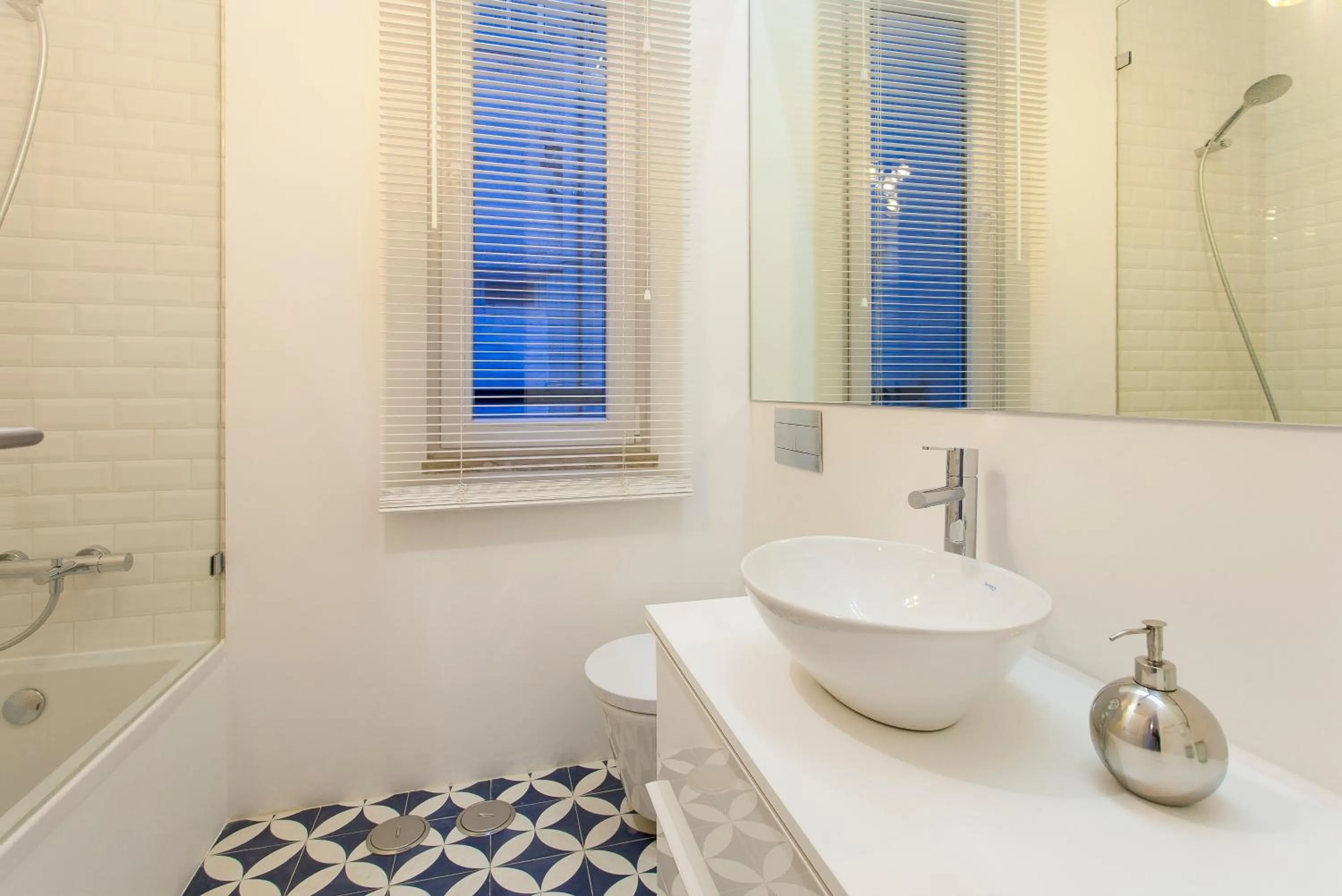 Bathroom in Bairro Alto Viewpoint Flat