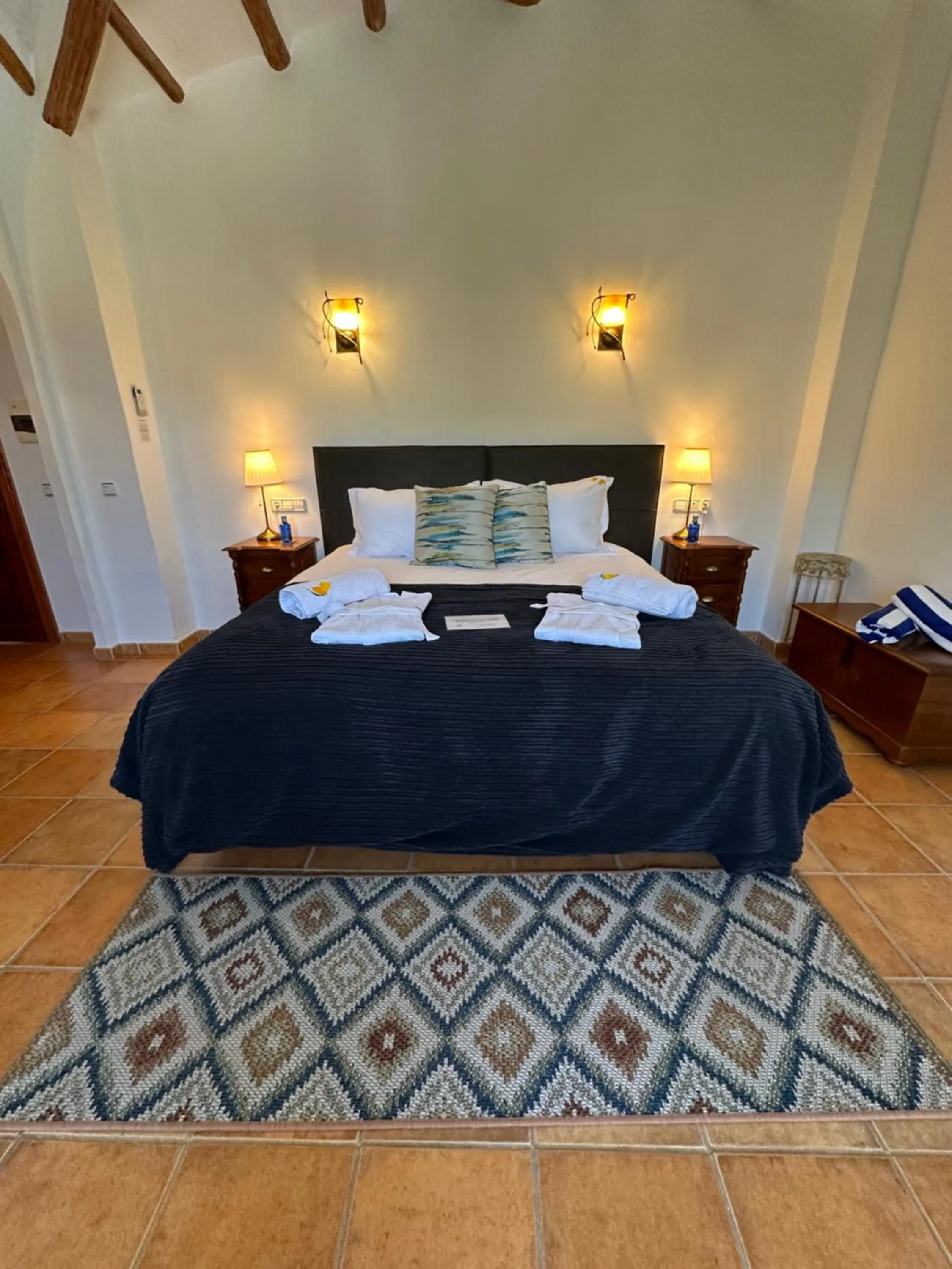 Bedroom, Bed in El Amparo