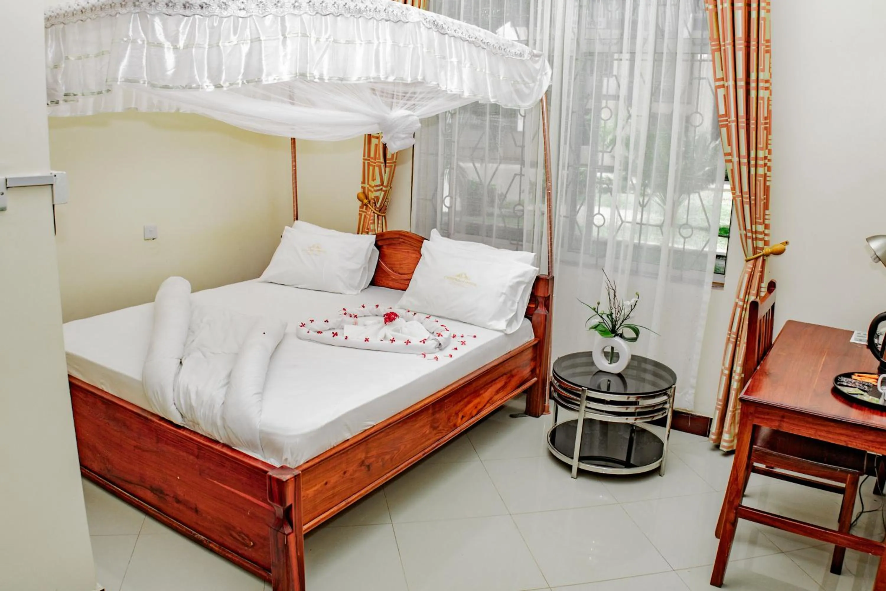 Bed in Cashewnut Hotel