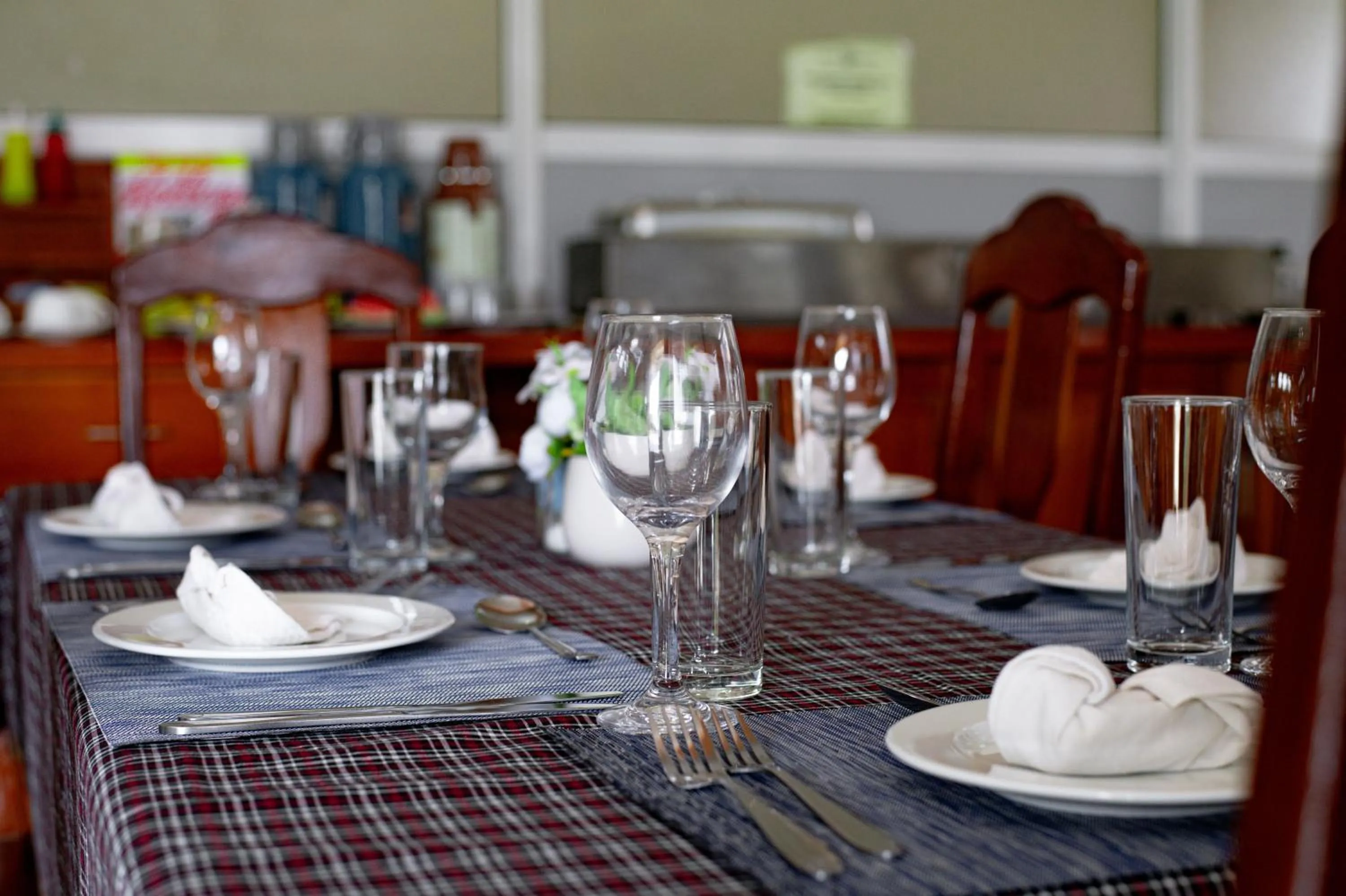 Restaurant/places to eat in Cashewnut Hotel