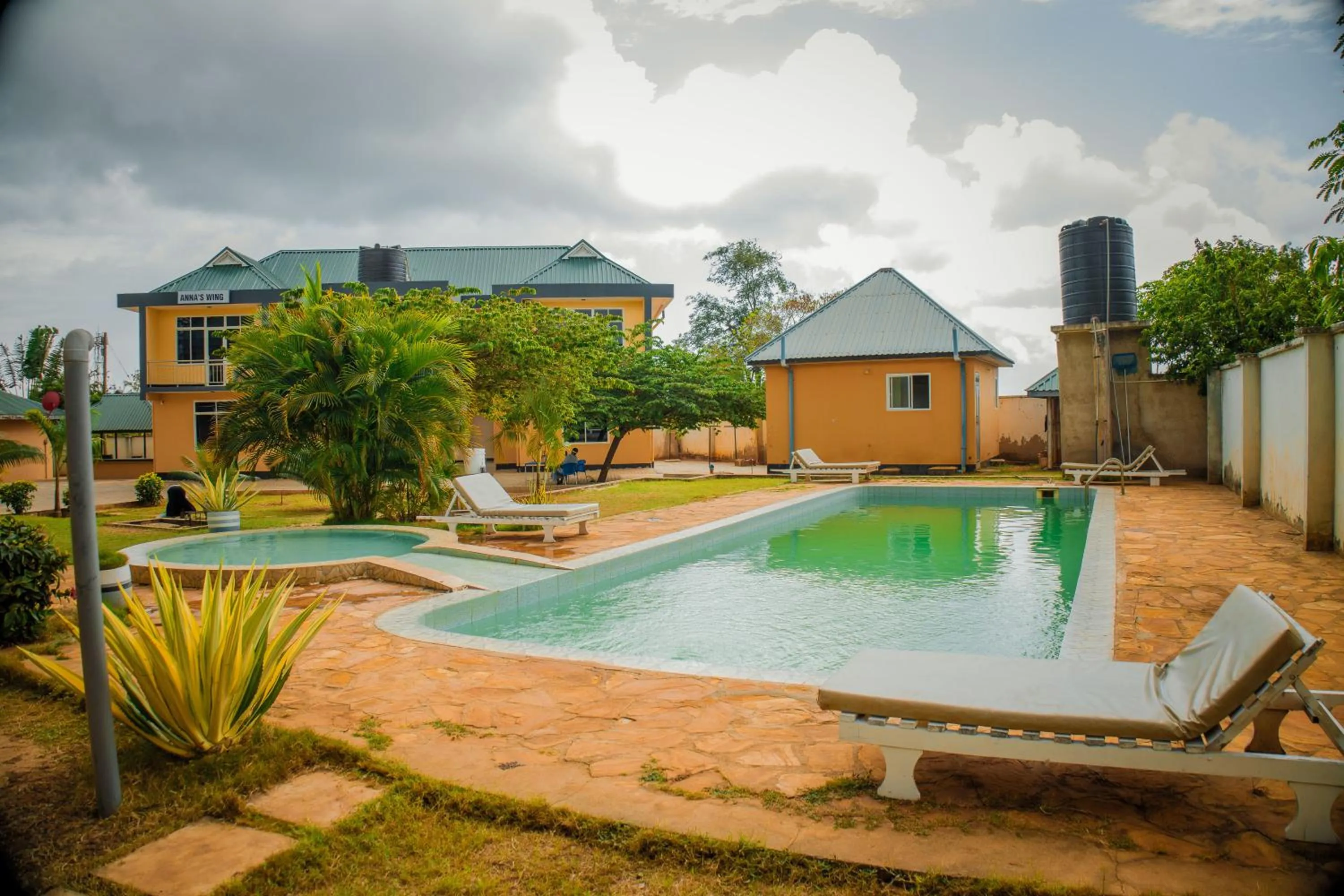 Swimming pool in Cashewnut Hotel
