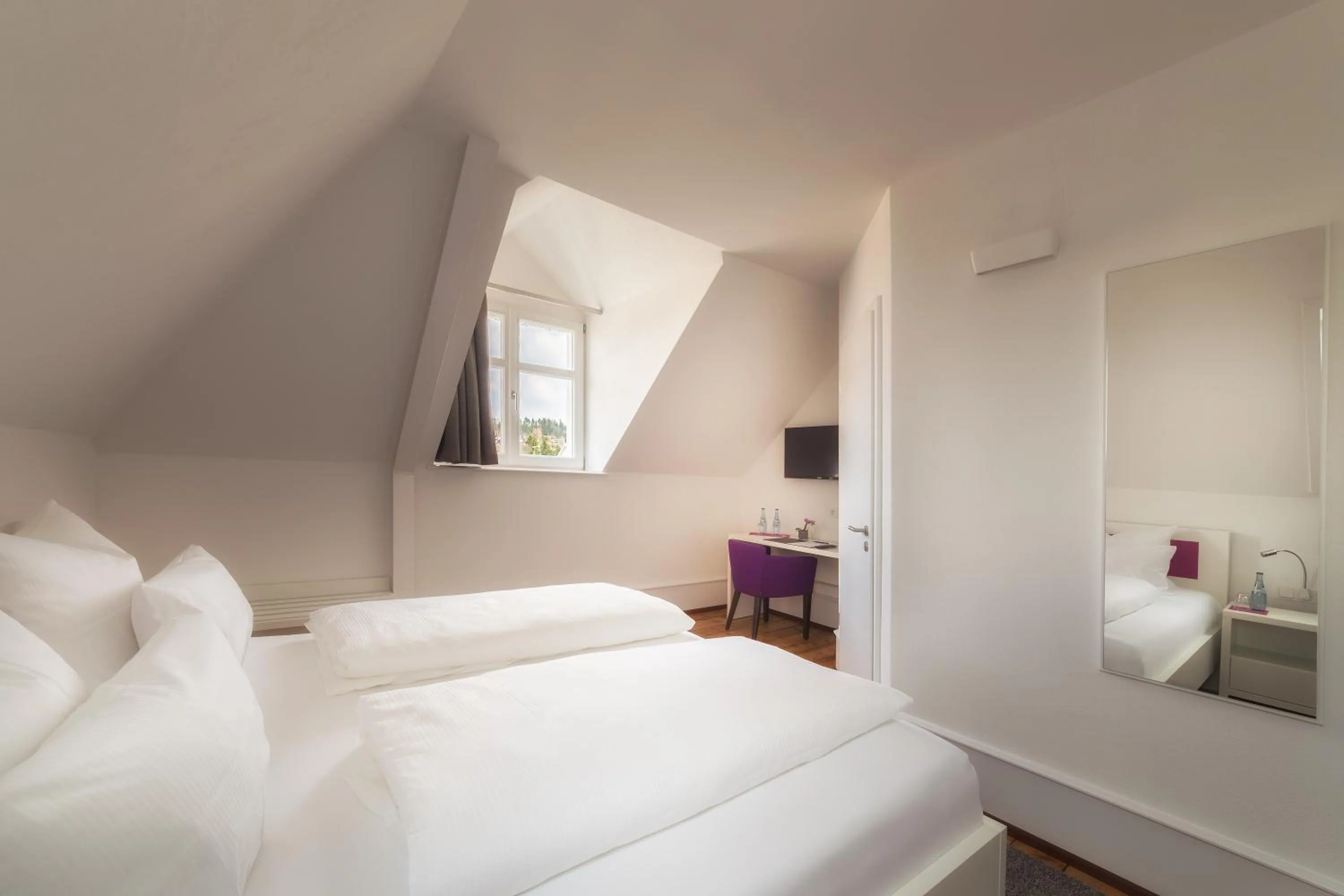 Photo of the whole room, Bed in Hotel Villa8