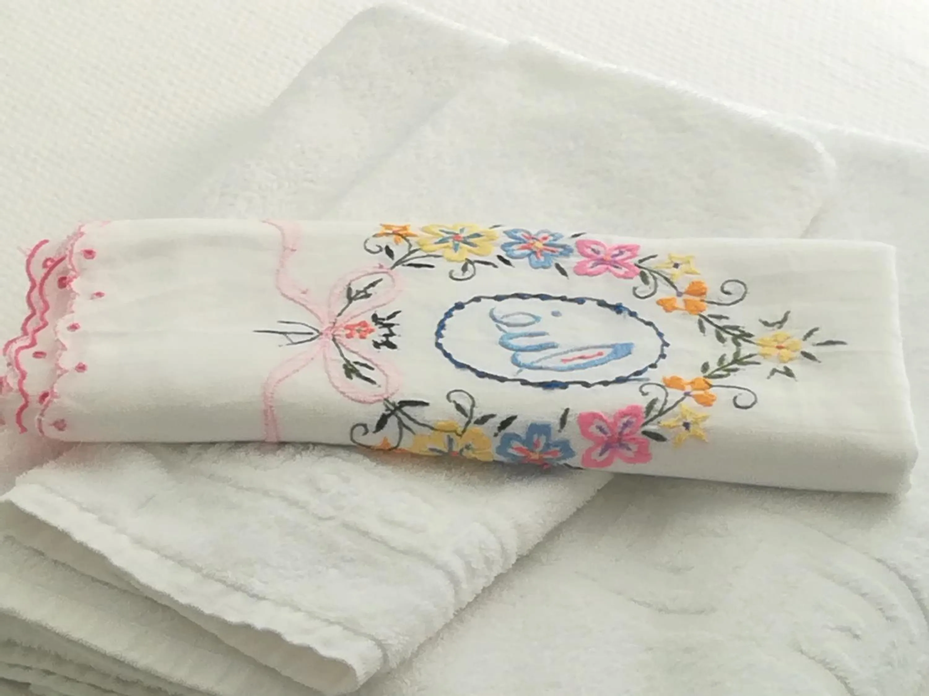 Decorative detail, Bed in Villino L'Aranceto Sorrentino