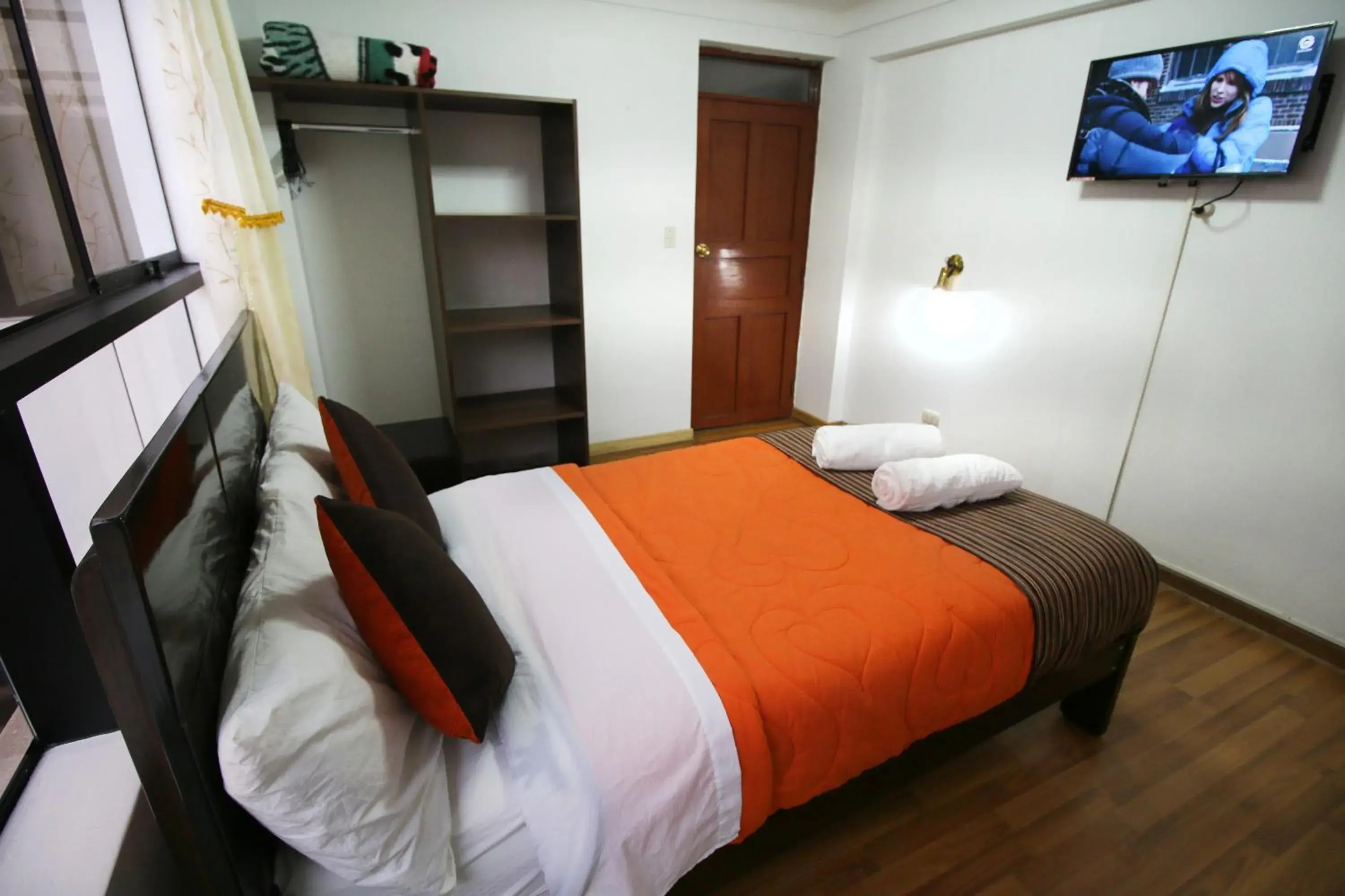 Single Room with Private Bathroom in Hotel Peru Real Single Room with Private Bathroom in Hotel Peru Real