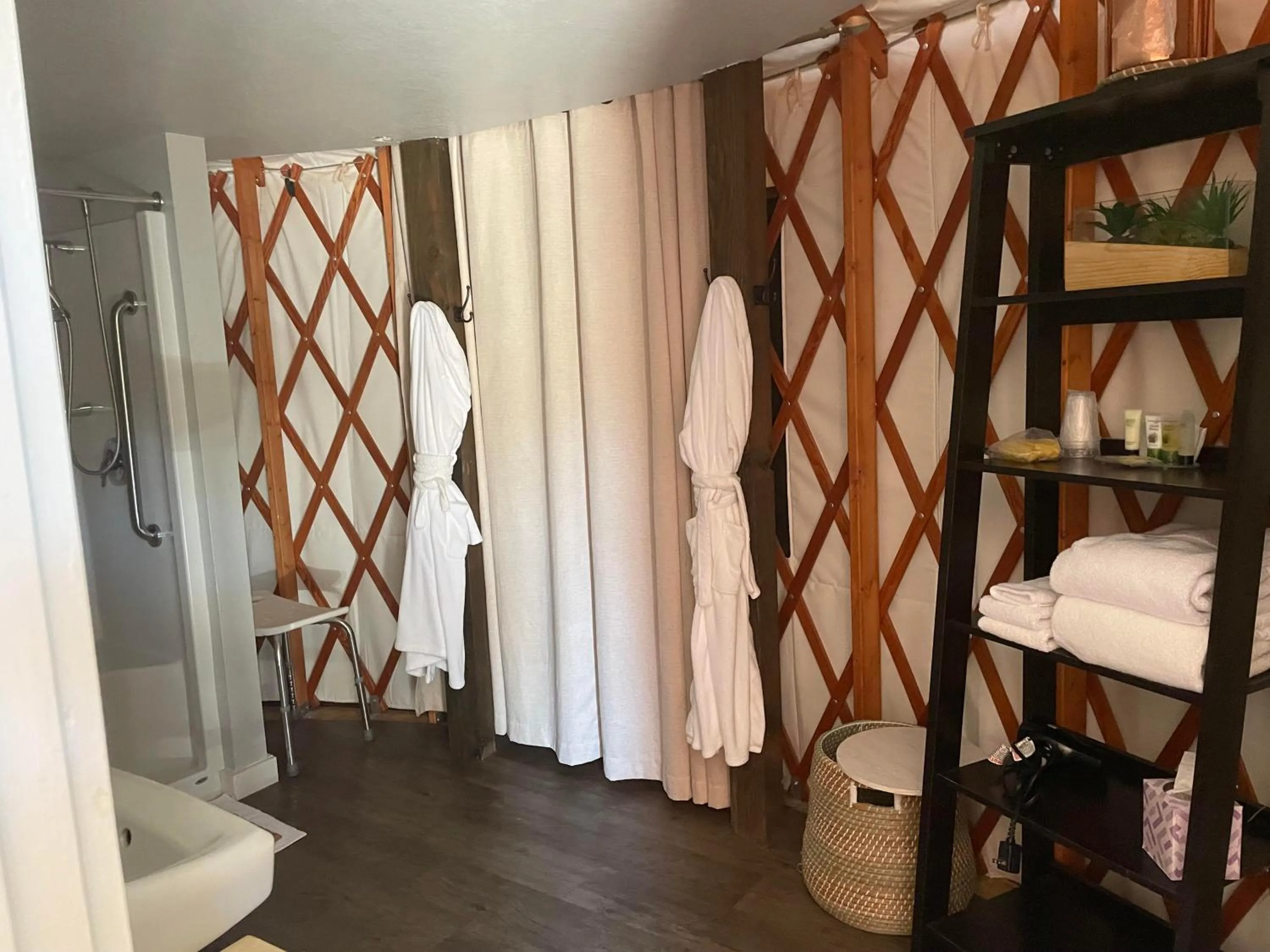 Shower in Escalante Yurts - Luxury Lodging