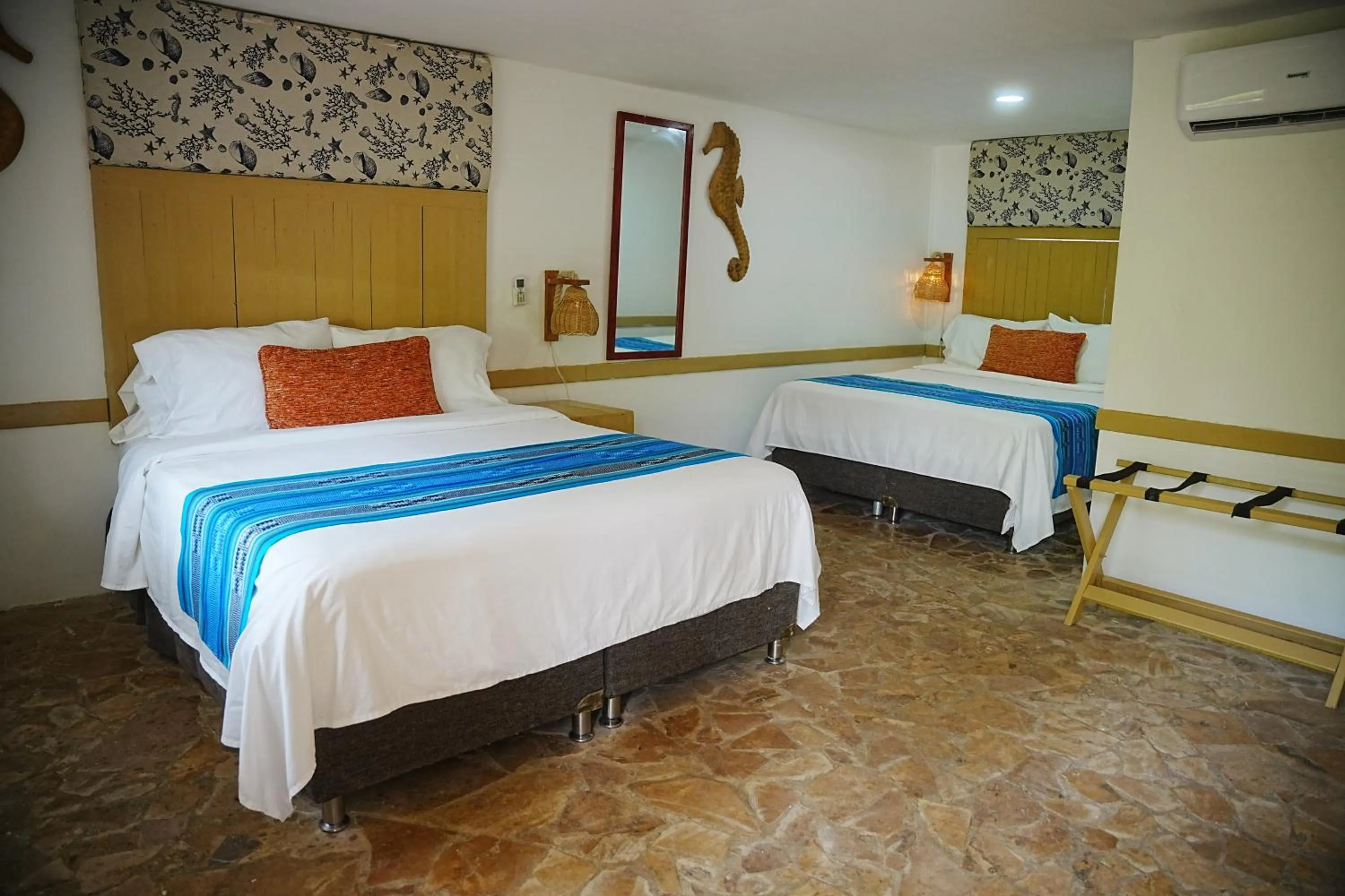 Photo of the whole room, Bed in Hotel Isla Real