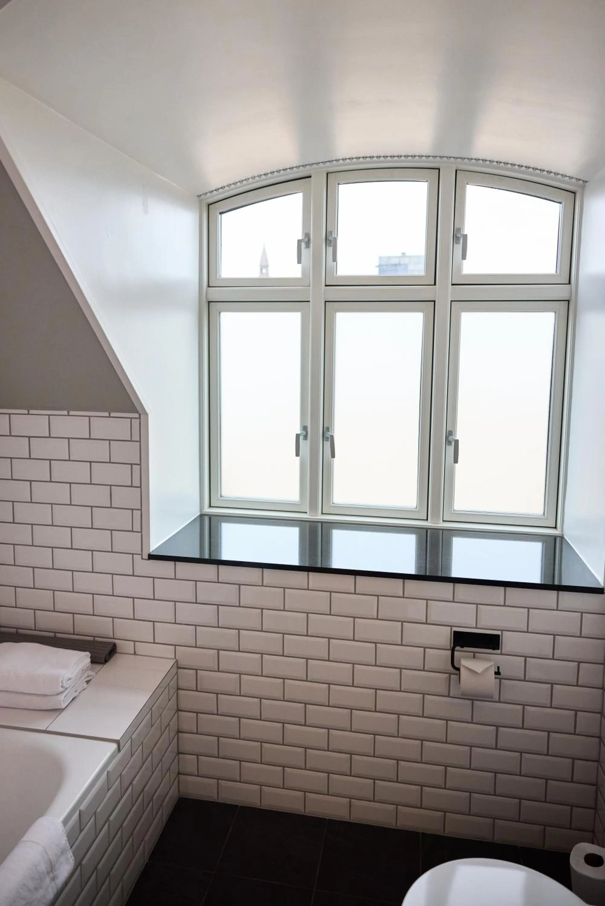 Bathroom in Absalon Hotel