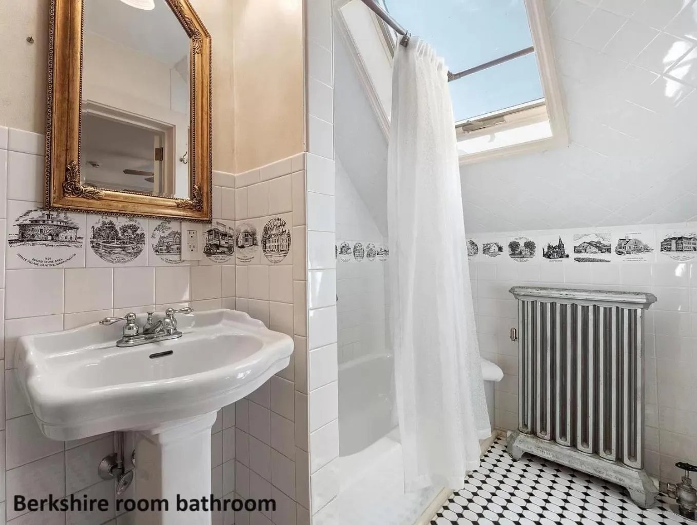 Bathroom in Wainwright Inn