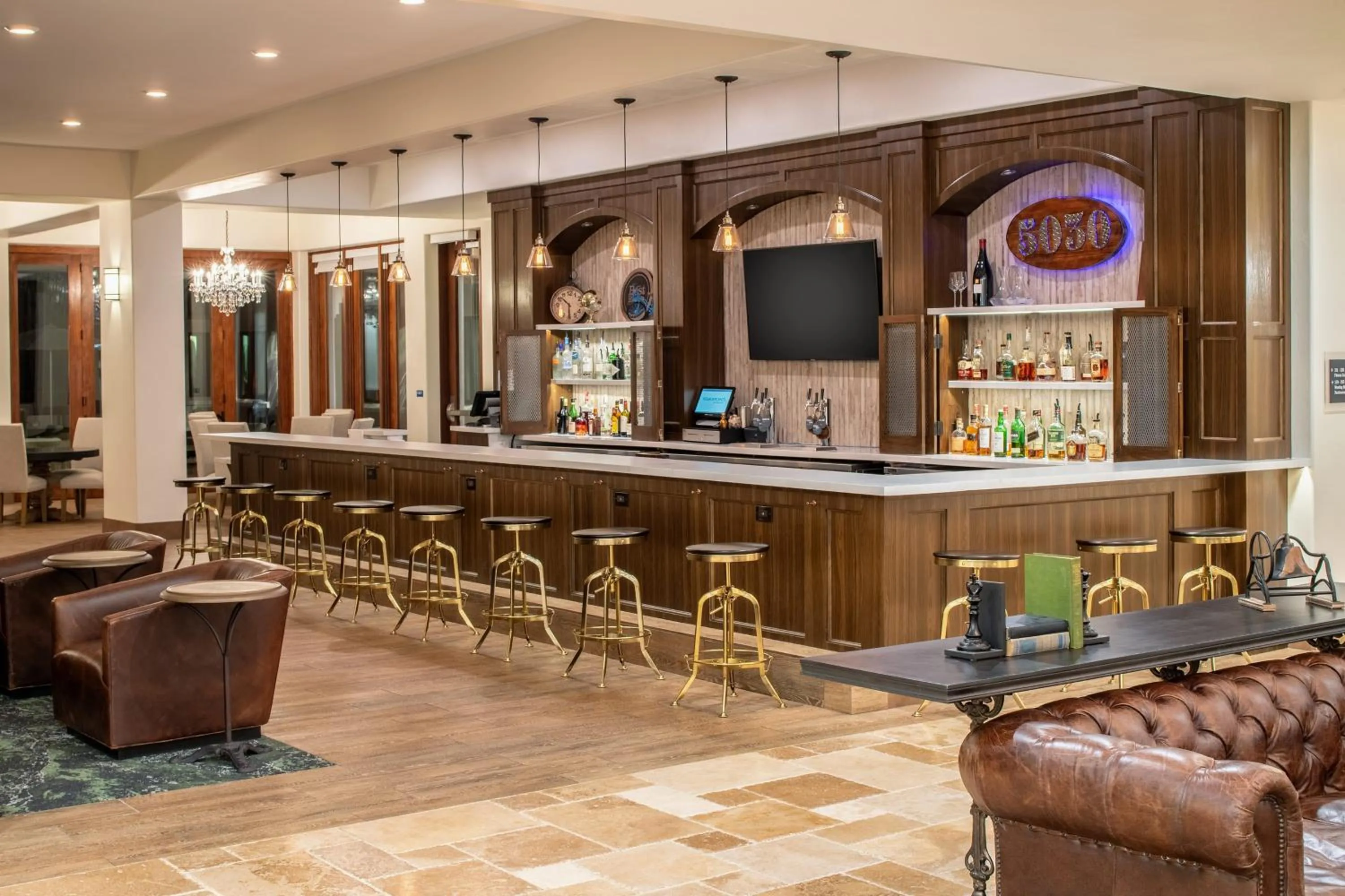 Lounge or bar in Four Points by Sheraton Santa Cruz Scotts Valley