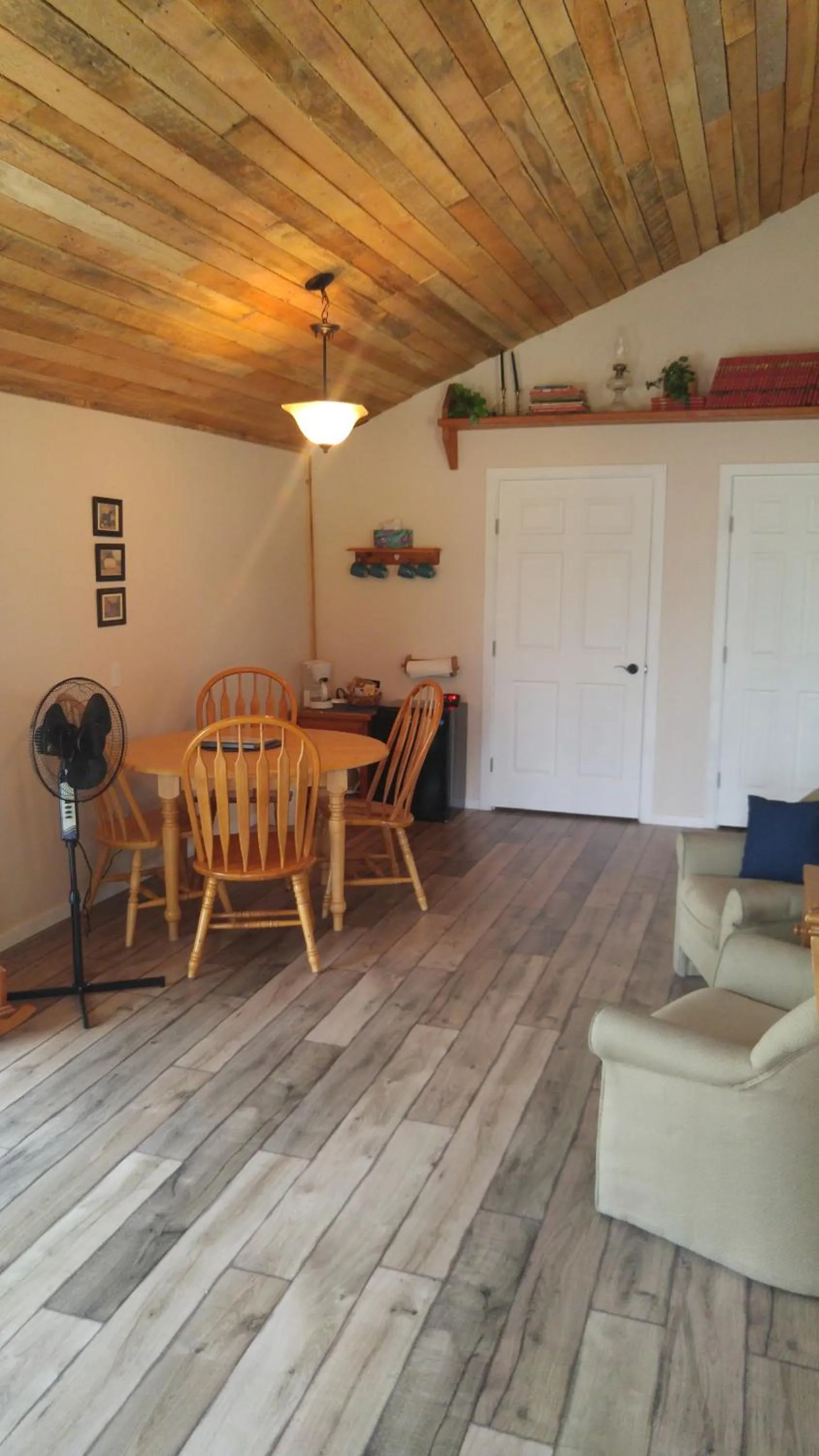 Dining area in Wolfwood Guest Ranch