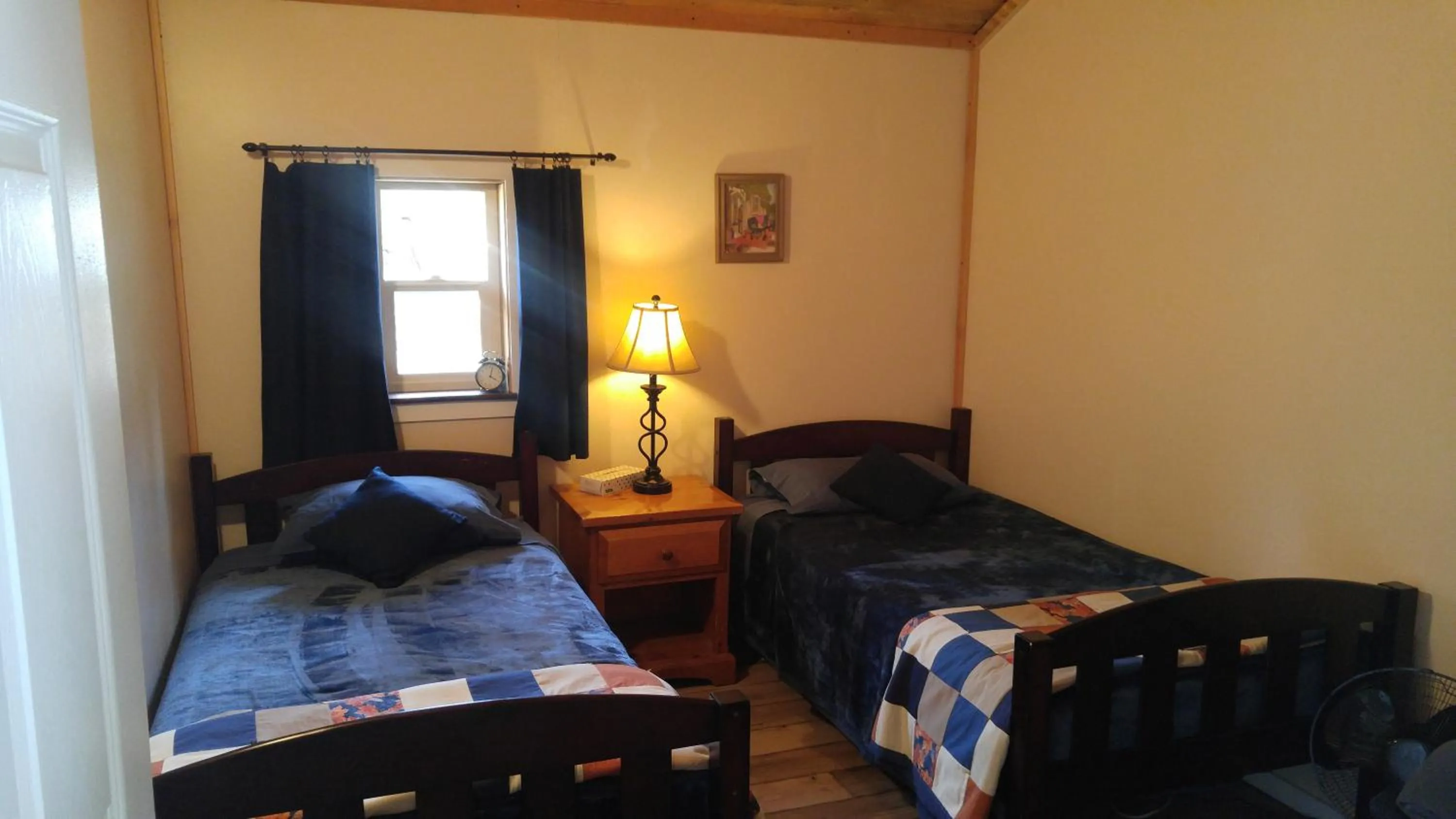 Bedroom, Bed in Wolfwood Guest Ranch