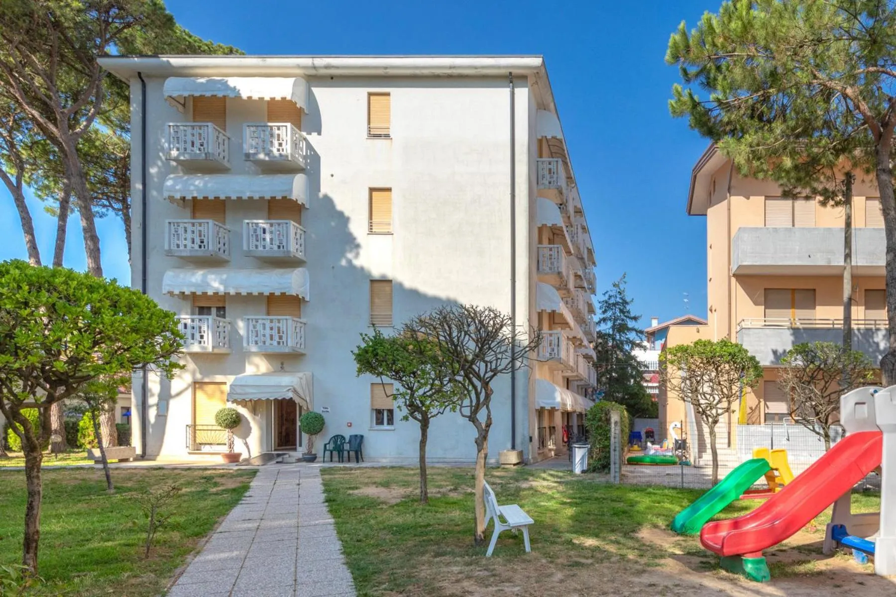 Property building in Villa Delfa