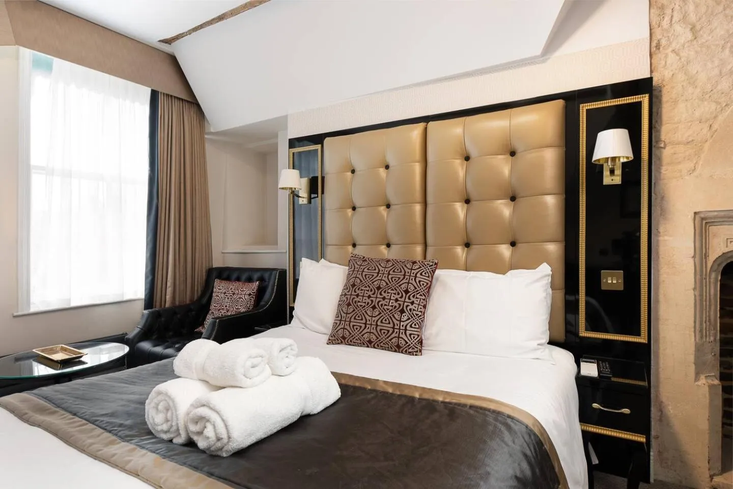 Bed in Museum Residence Oxford