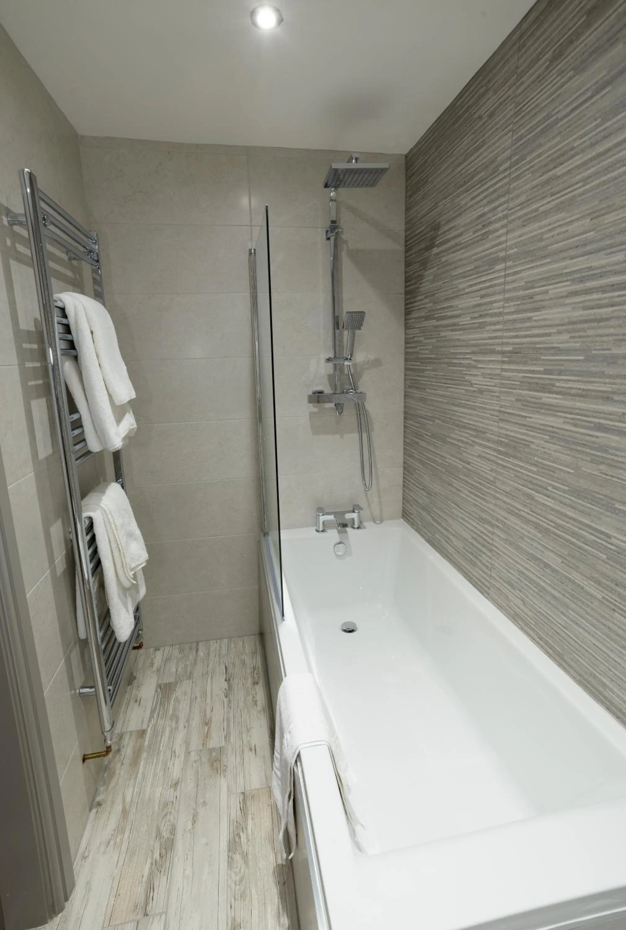 Bathroom in The Wheatsheaf Inn