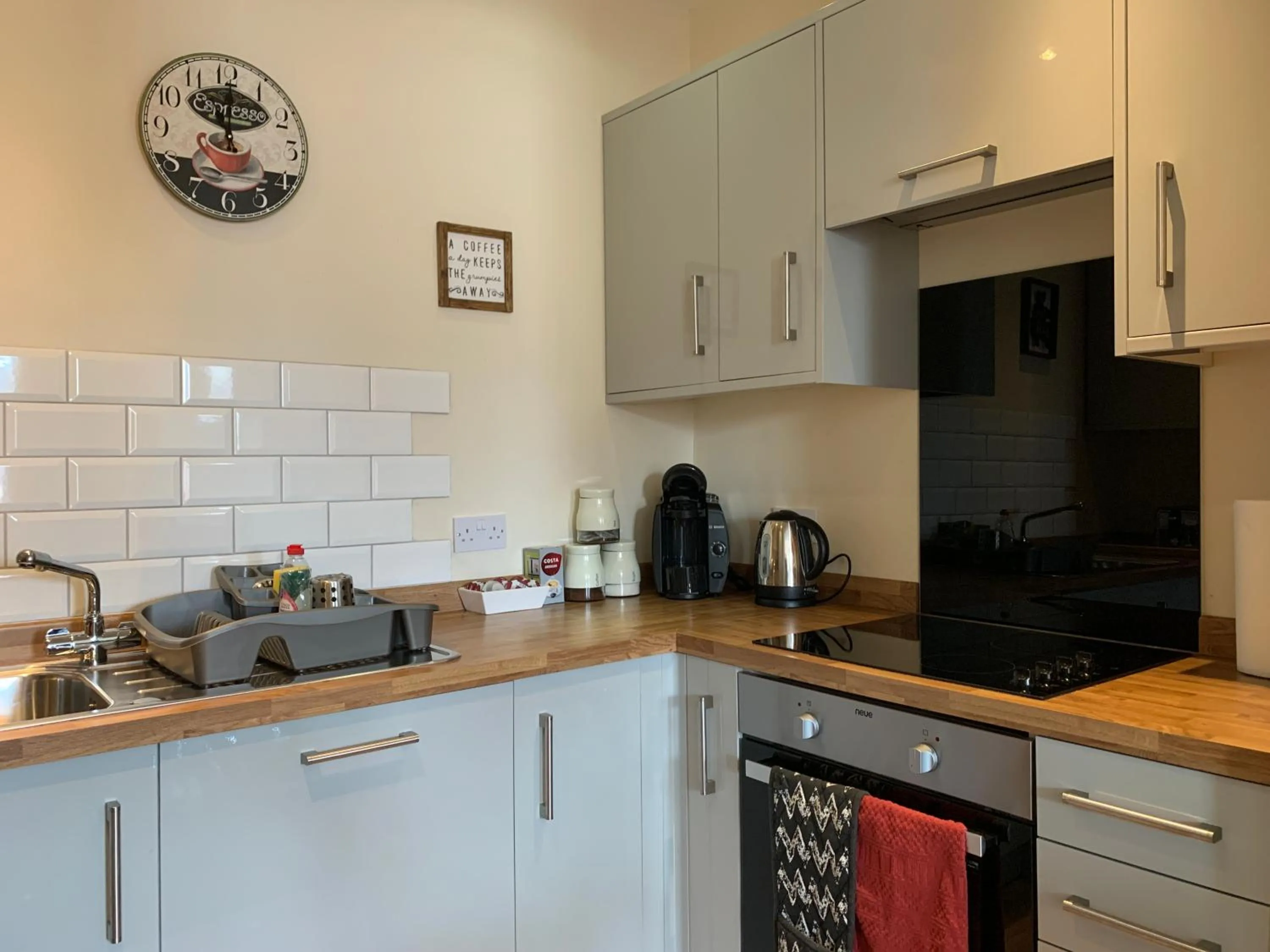 Coffee/tea facilities in Market Place Serviced Apartments, Leek