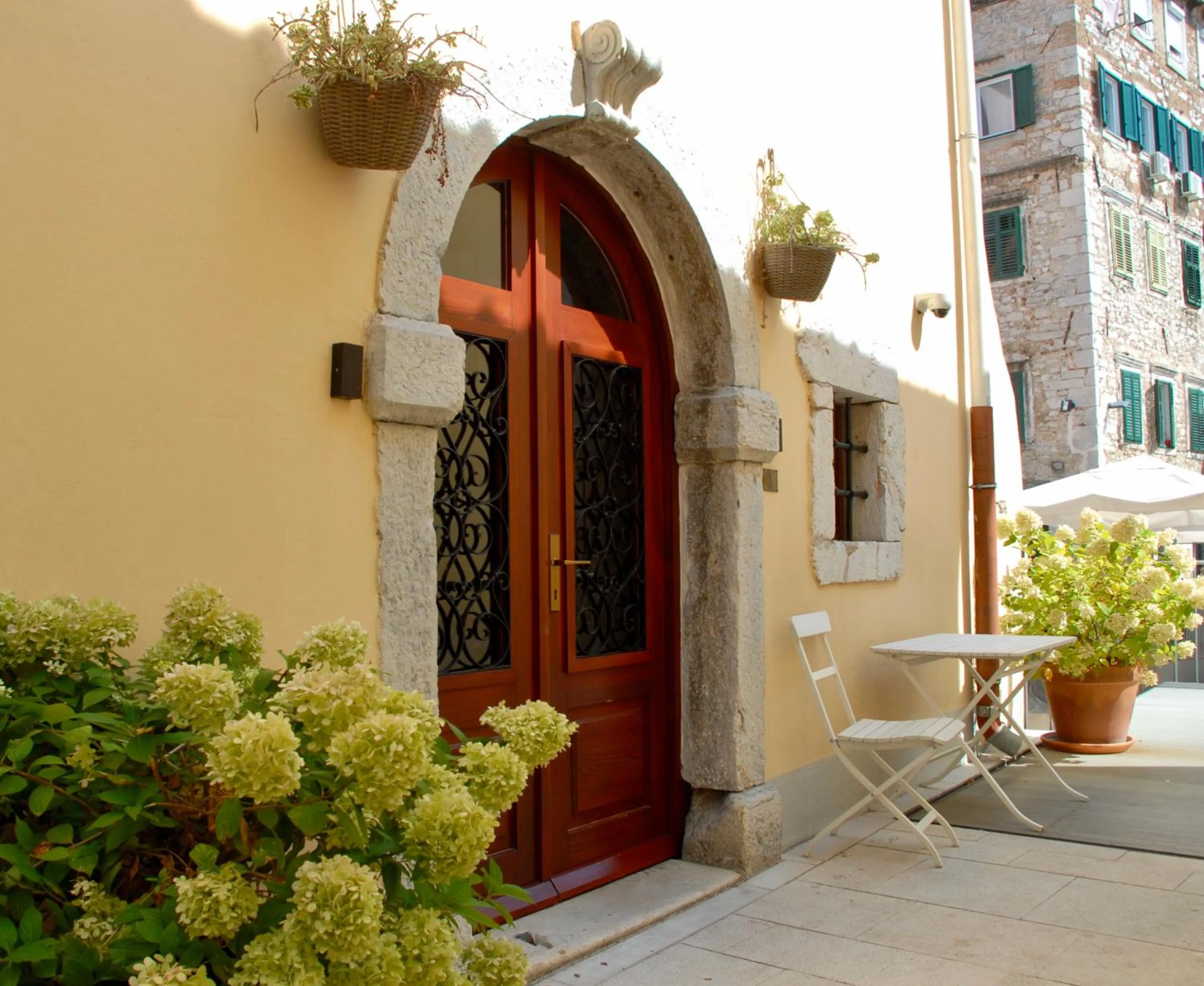 Facade/entrance in Old Town Inn