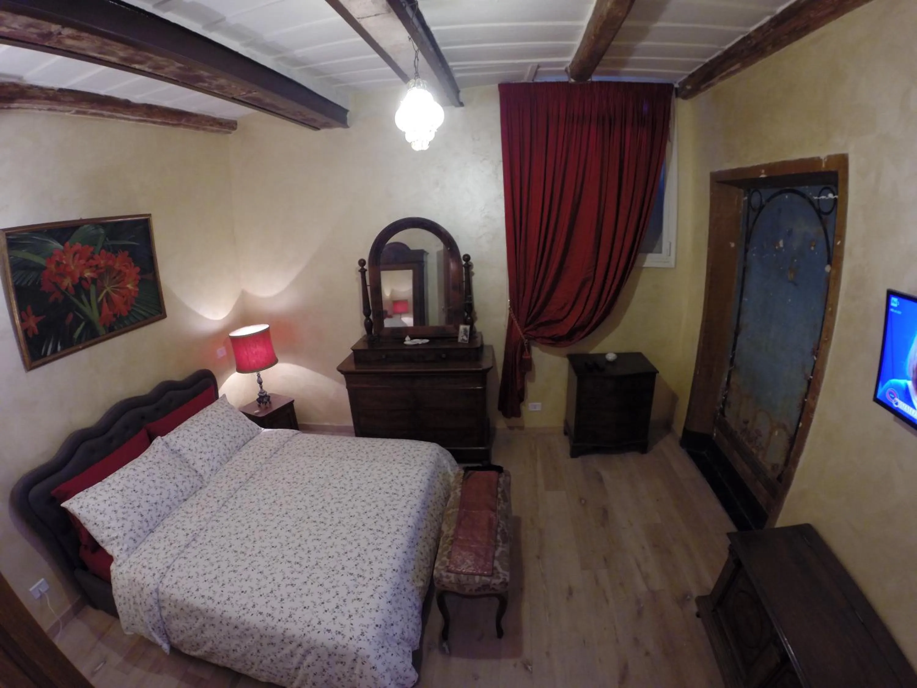 Bed in Pantheon Old Suite