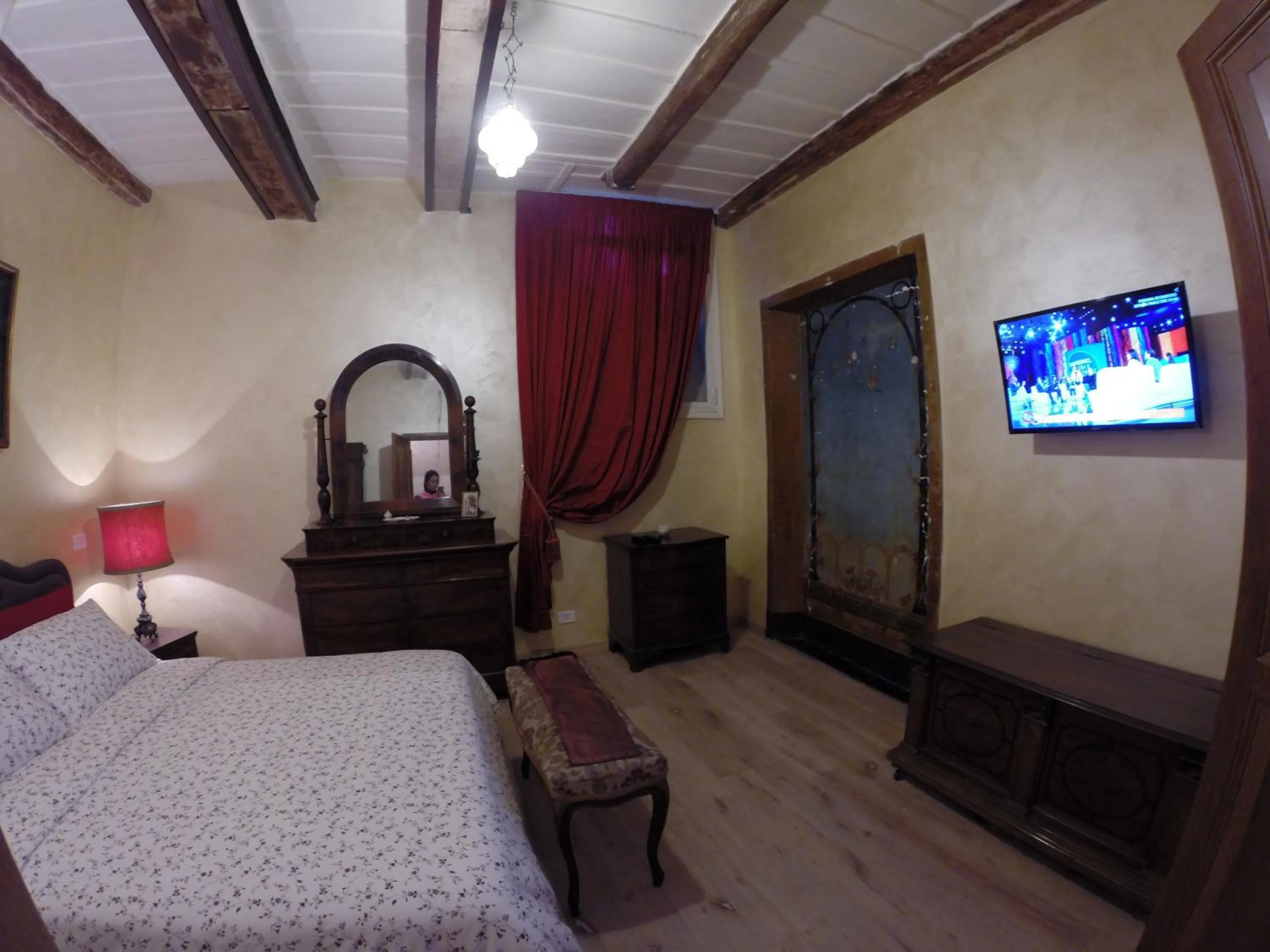 Bed in Pantheon Old Suite