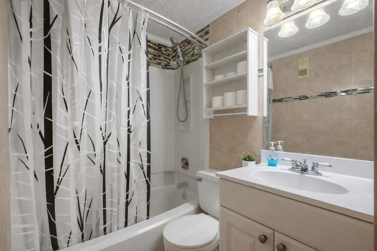 Snowshoe Ski-InSki-Out Steps to Ballhooter Lift Mountain Lodge Condo