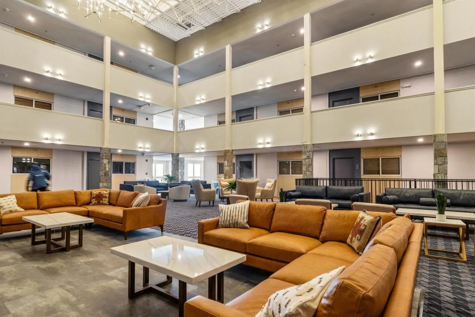 Snowshoe Ski-InSki-Out Steps to Ballhooter Lift Mountain Lodge Condo