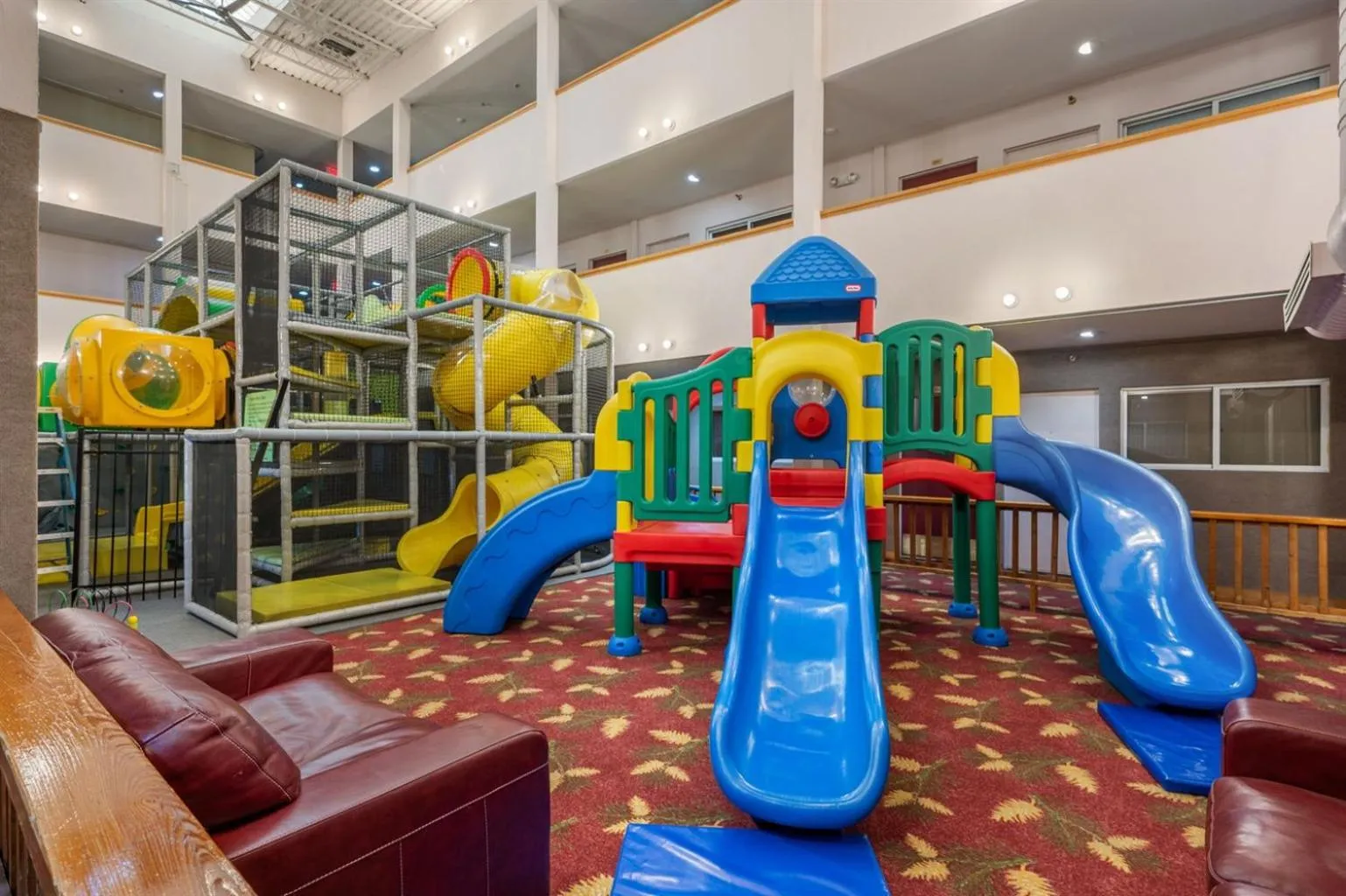 Snowshoe Ski-InSki-Out Steps to Ballhooter Lift Mountain Lodge Condo