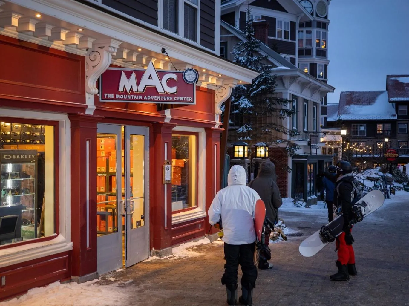 Snowshoe Ski-InSki-Out Steps to Ballhooter Lift Mountain Lodge Condo