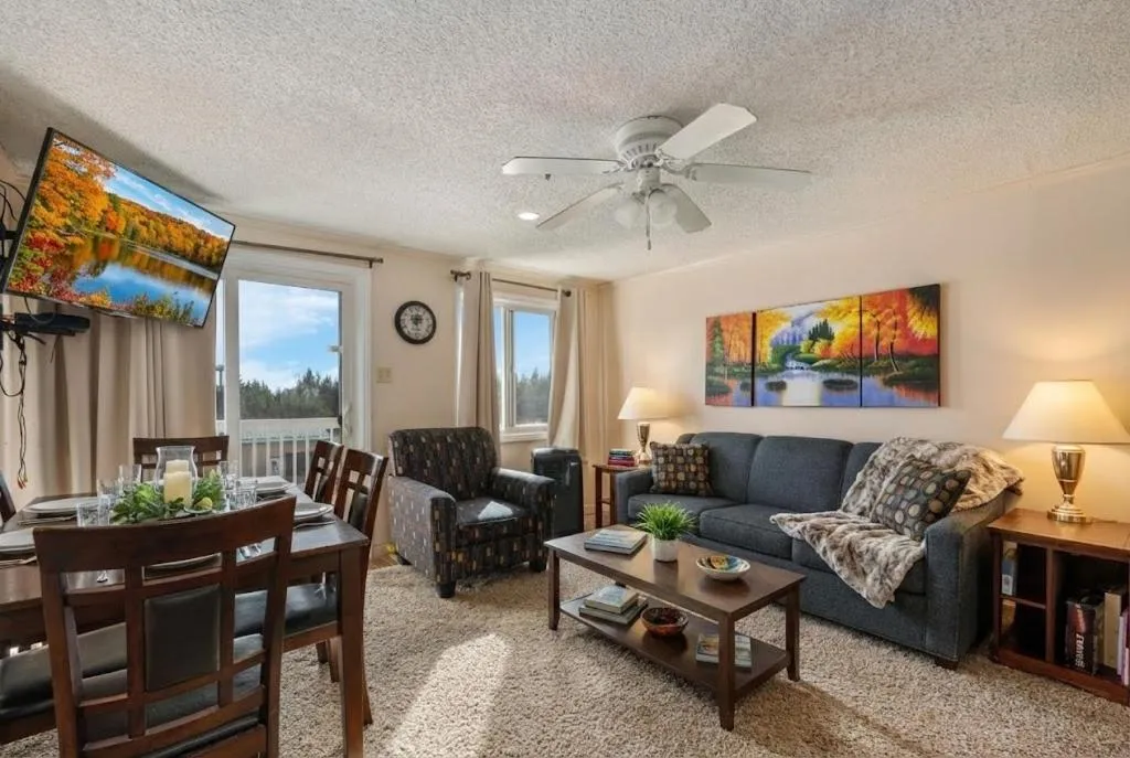 Snowshoe Ski-InSki-Out Steps to Ballhooter Lift Mountain Lodge Condo