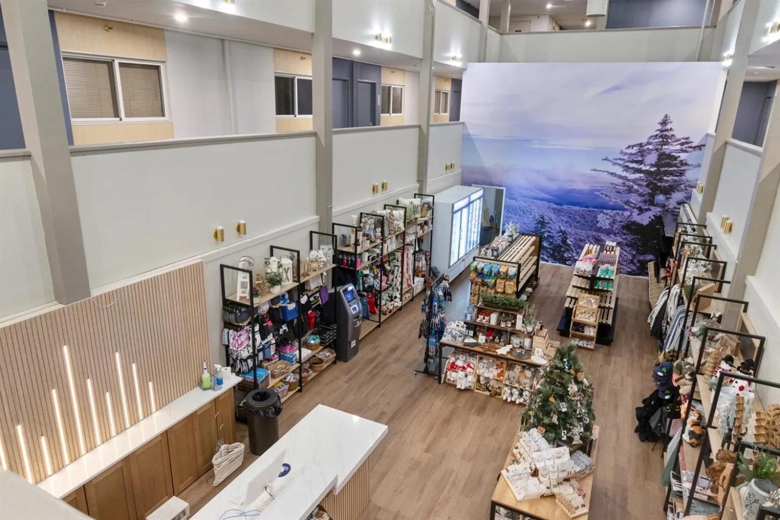 Snowshoe Ski-InSki-Out Steps to Ballhooter Lift Mountain Lodge Condo